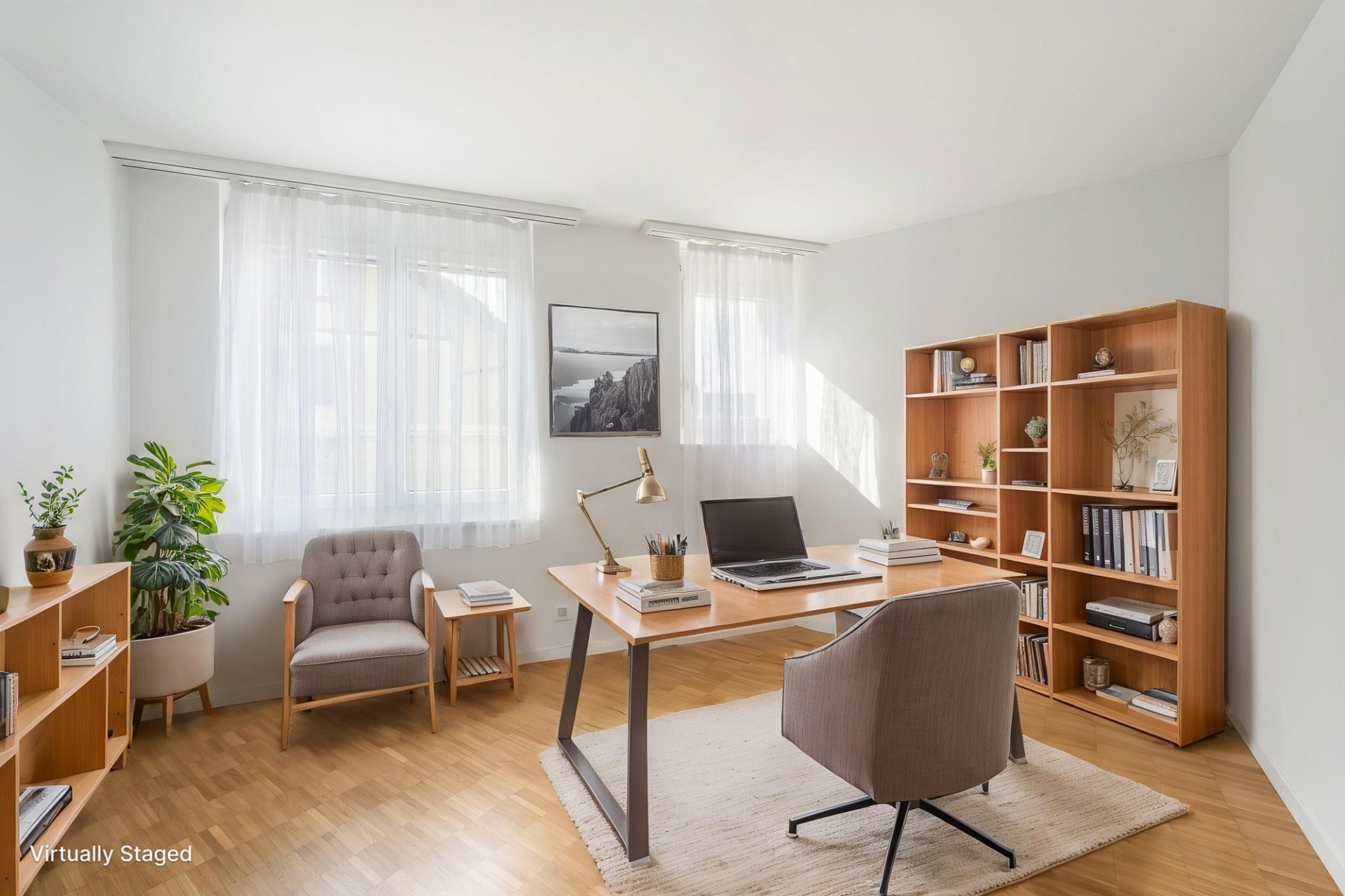 Helles, virtuell gestagtes Arbeitszimmer