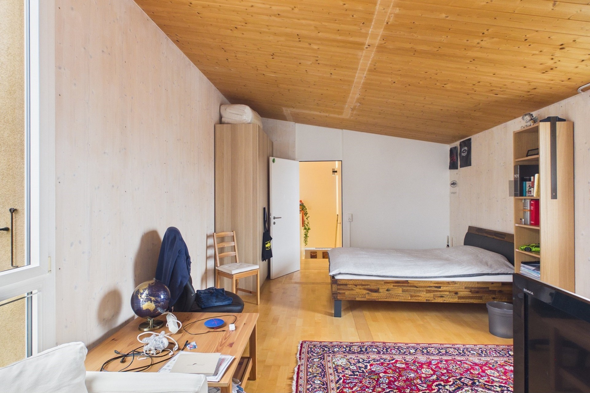 Schlafzimmer mit Dachschräge