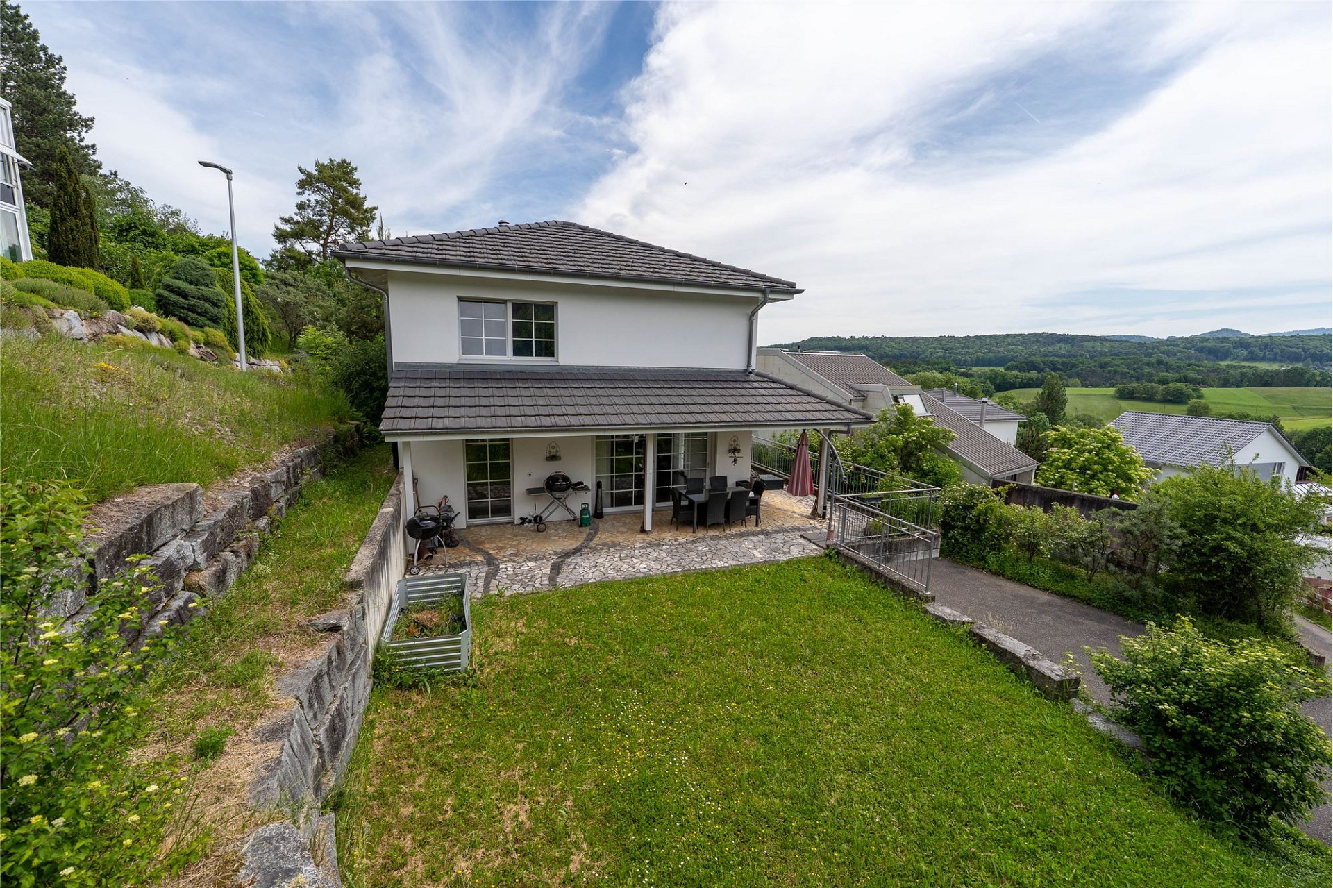 Haus mit Terrasse und Fernblick