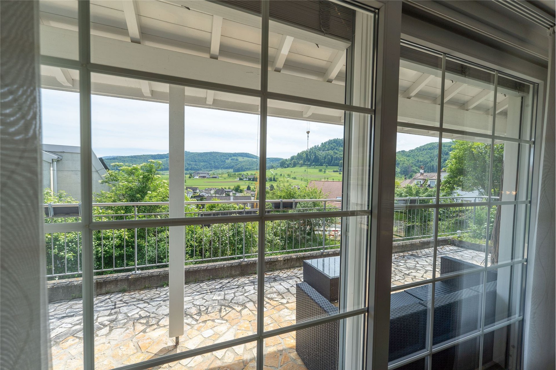 Balkon mit Panoramablick ins Grüne