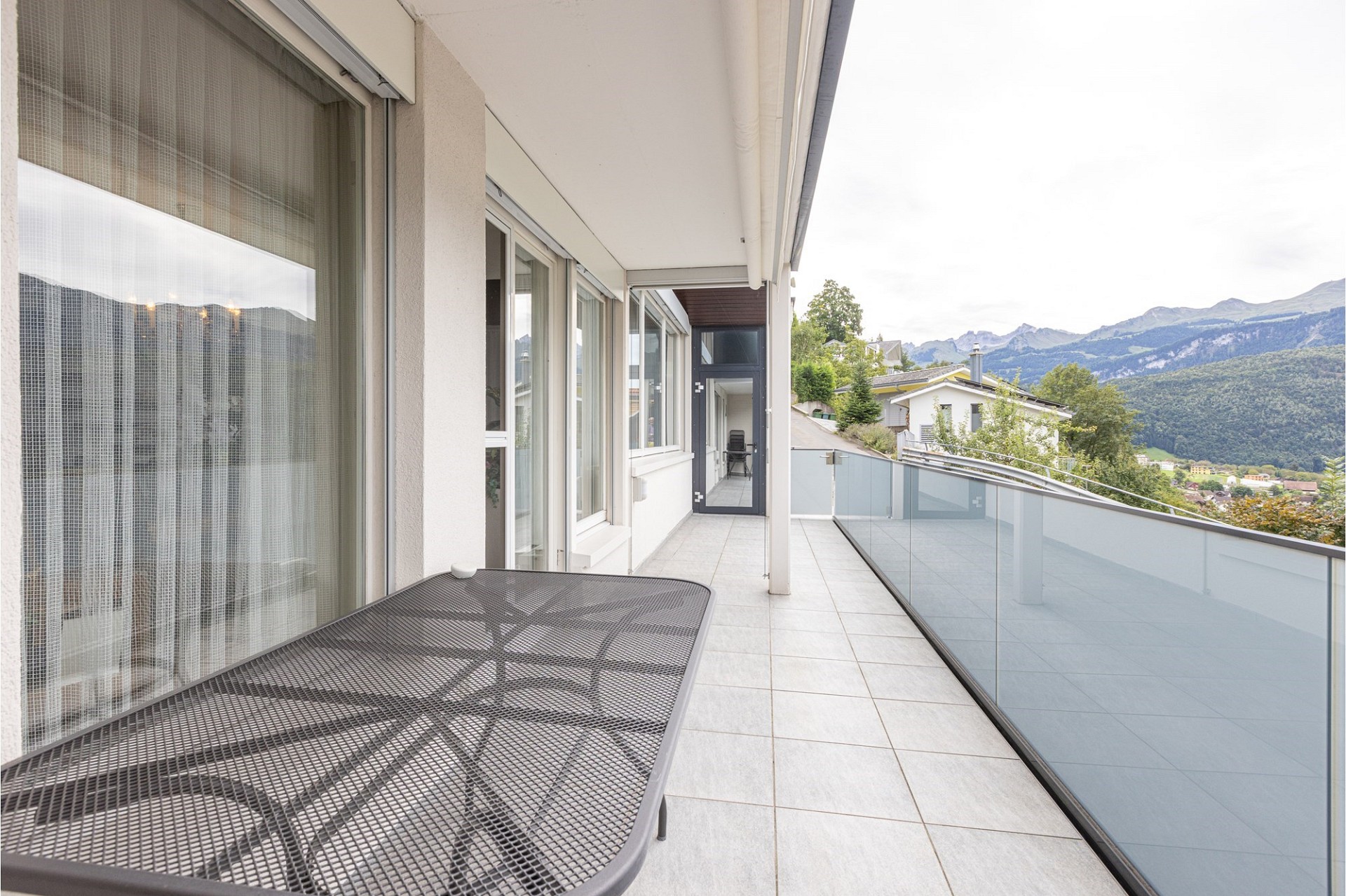 Balkon mit Bergblick