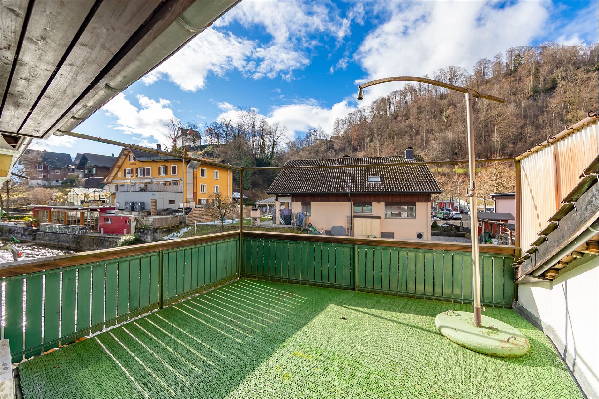 Balkon mit Bergblick