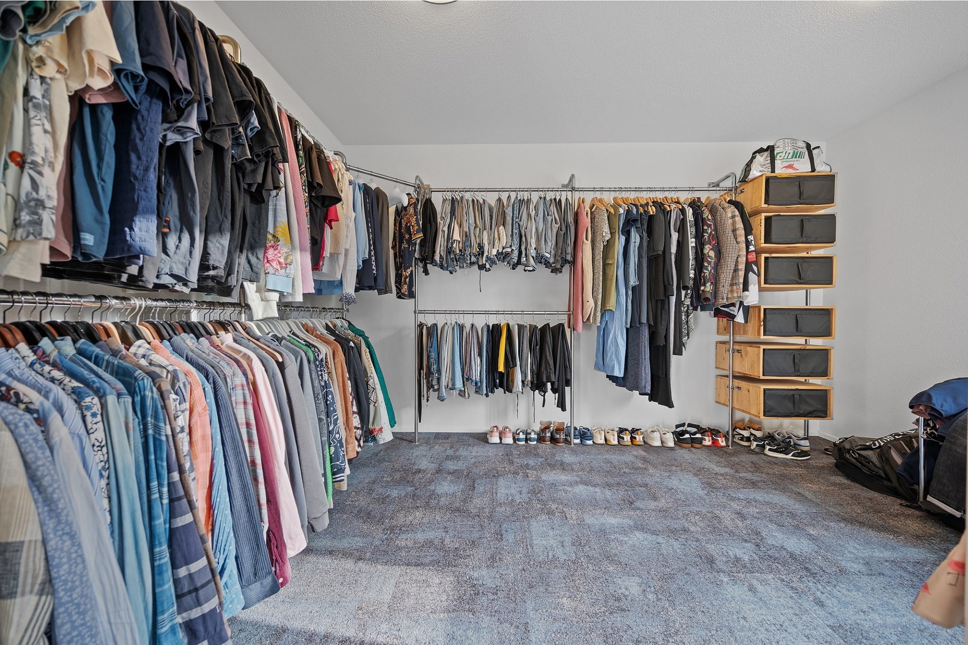 Begehbarer Kleiderschrank