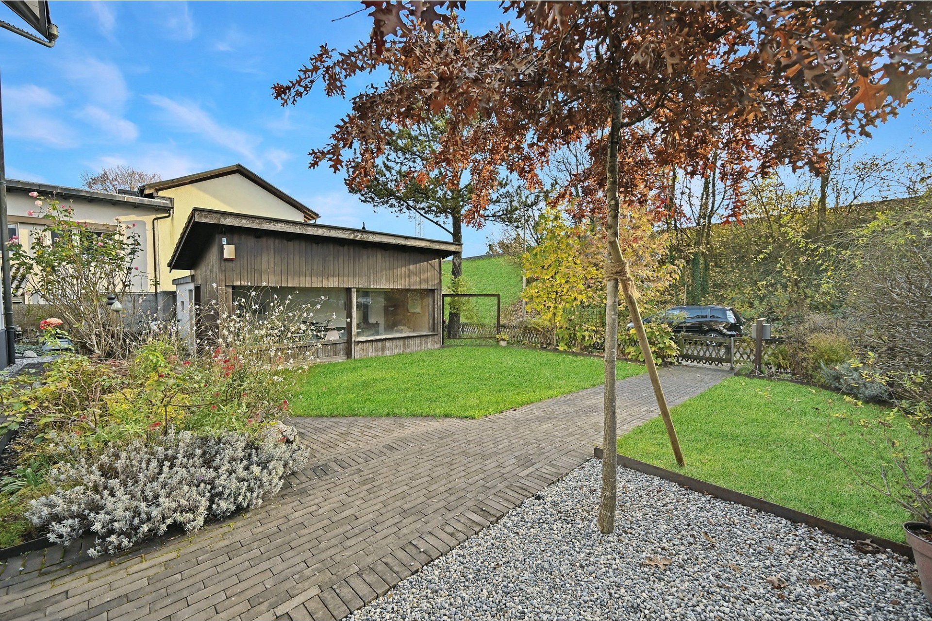 Garten mit Gartenhaus