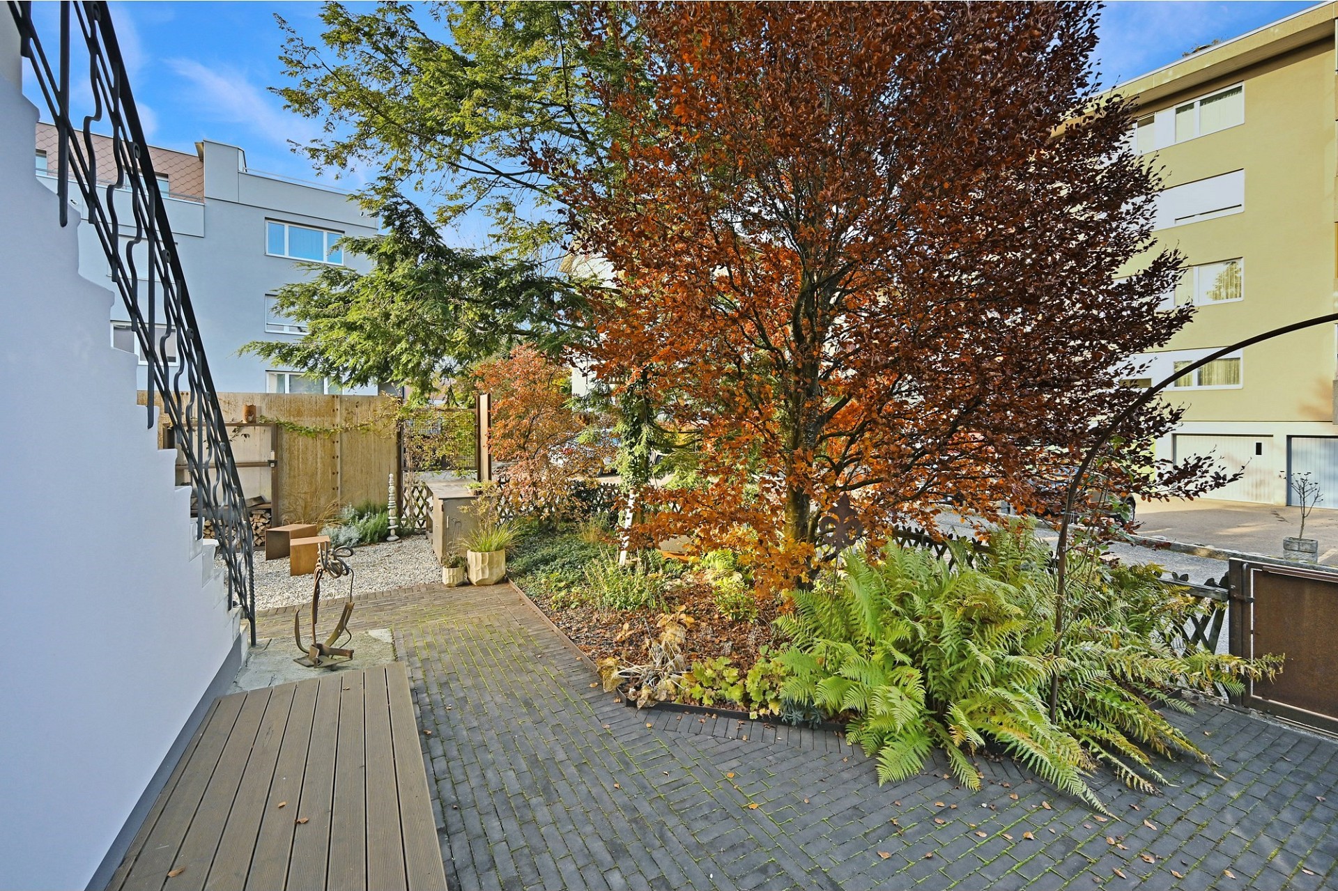 Garten- und Hofansicht mit Wohngebäuden