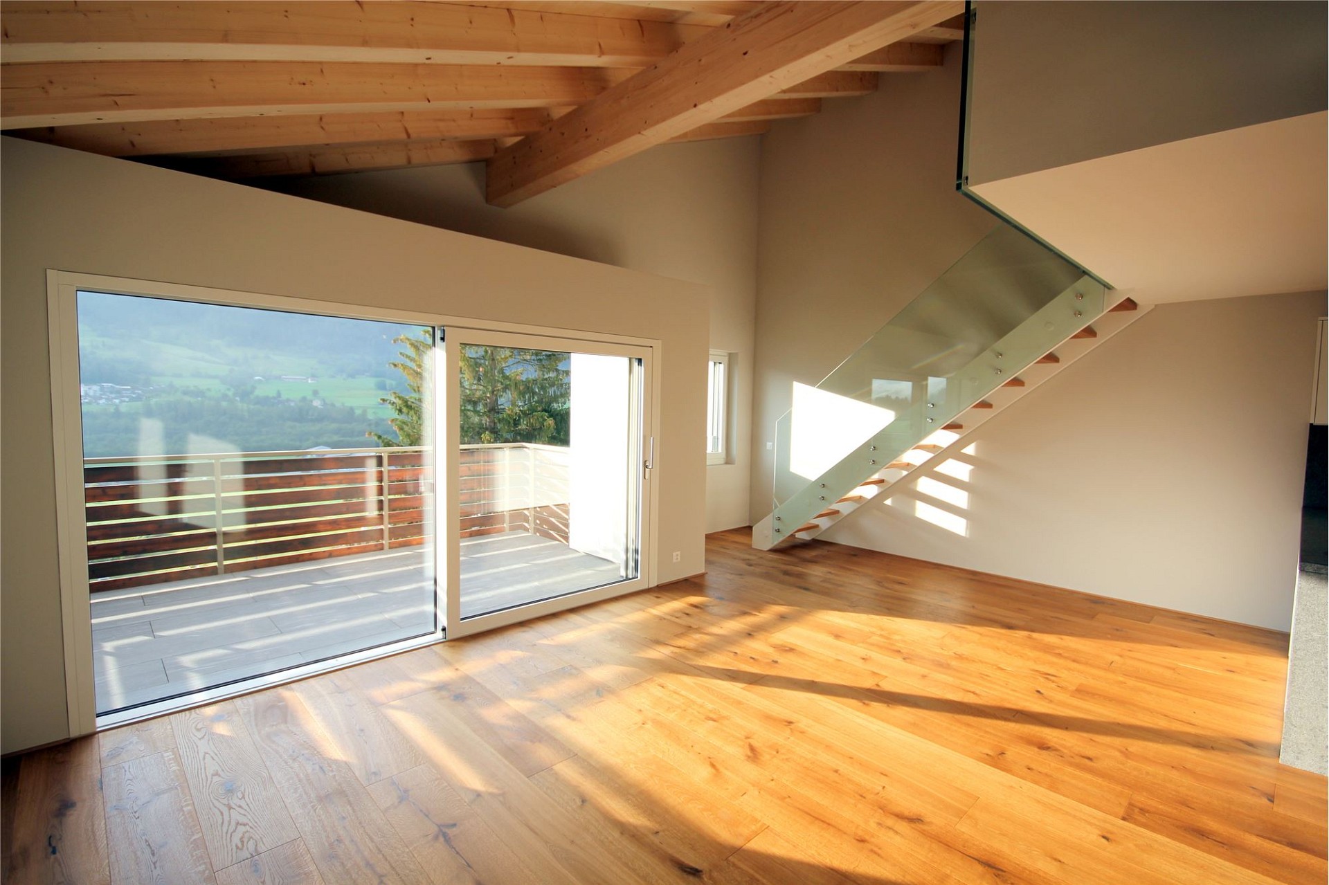 Moderne 4 1⁄2 Zimmer-Maisonettewohnung im Dachgeschoss - B6 – Schluein