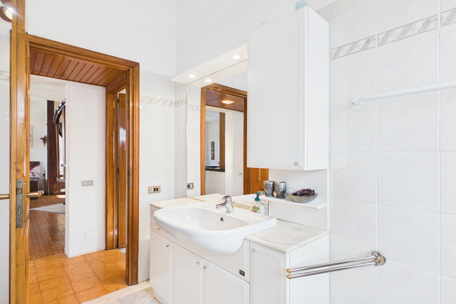 Badezimmer mit Waschtisch