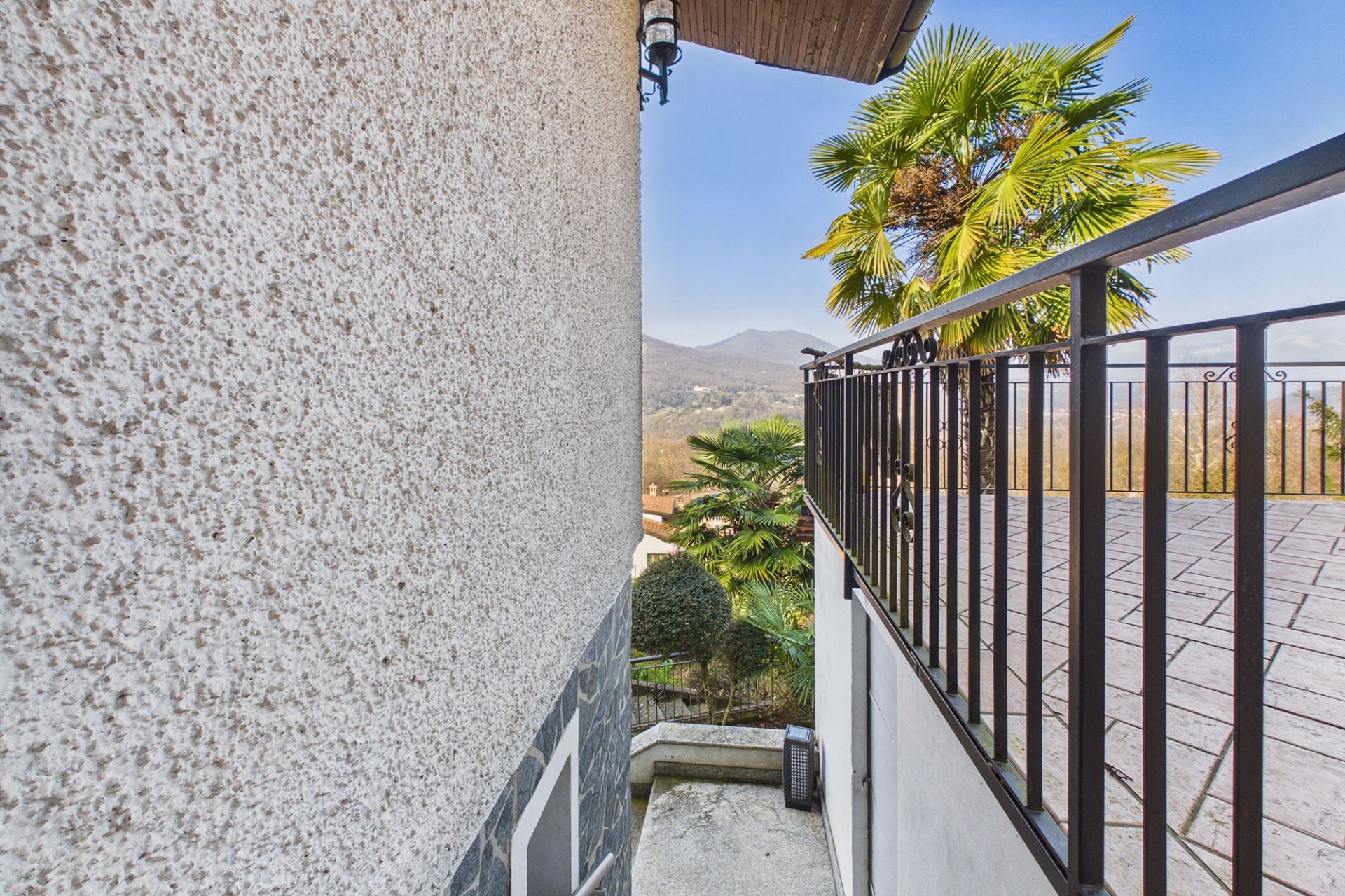 Balkon mit Bergblick