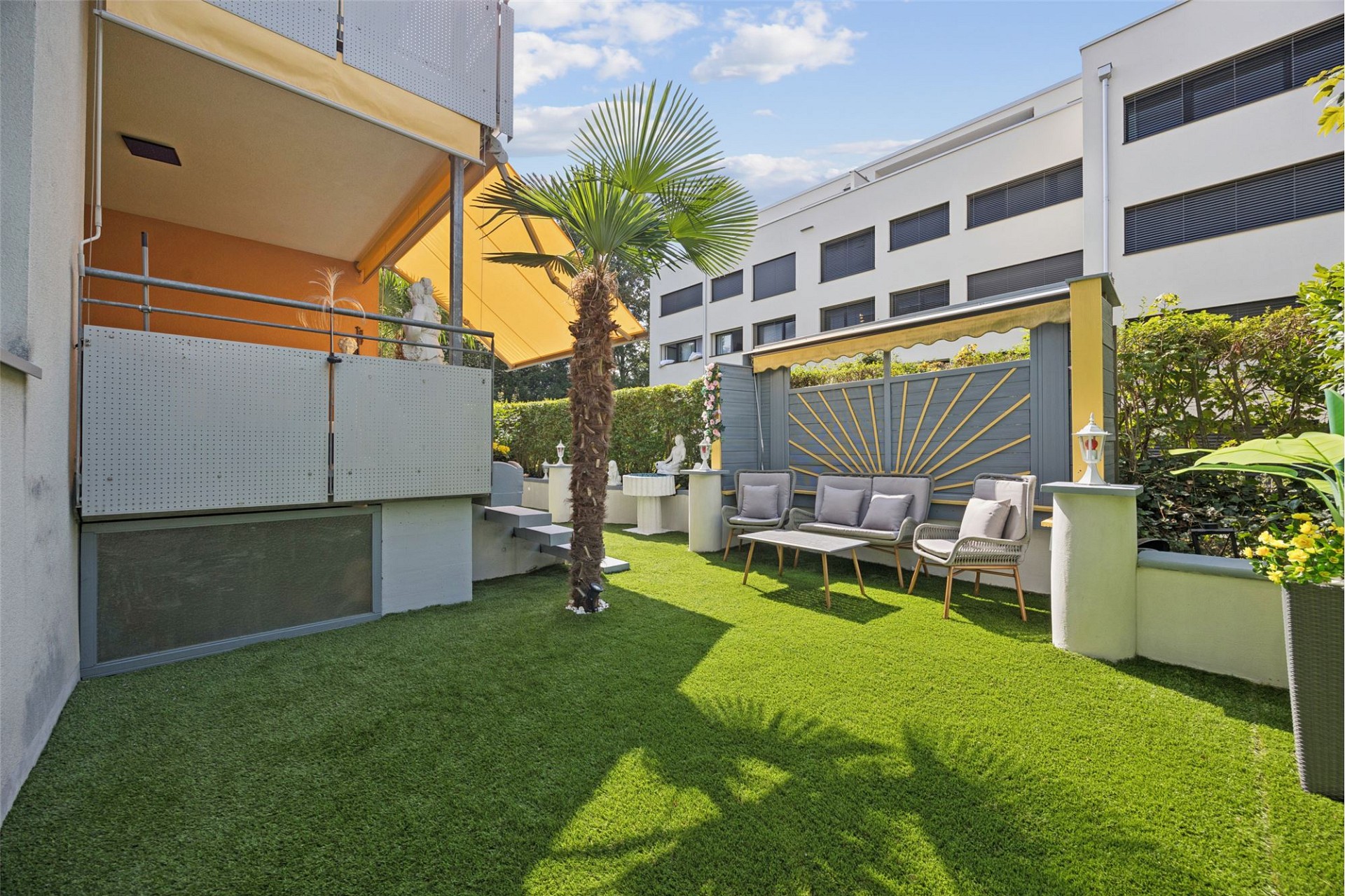 Terrasse mit Gartenlounge