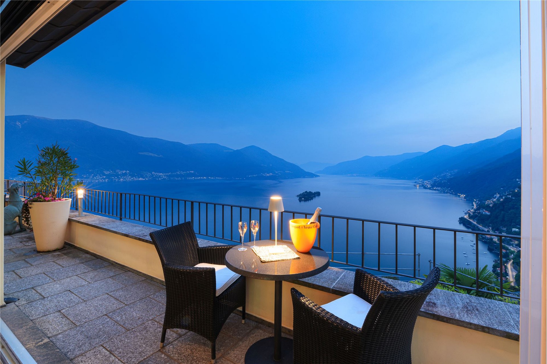 Seebalkon mit Panoramablick