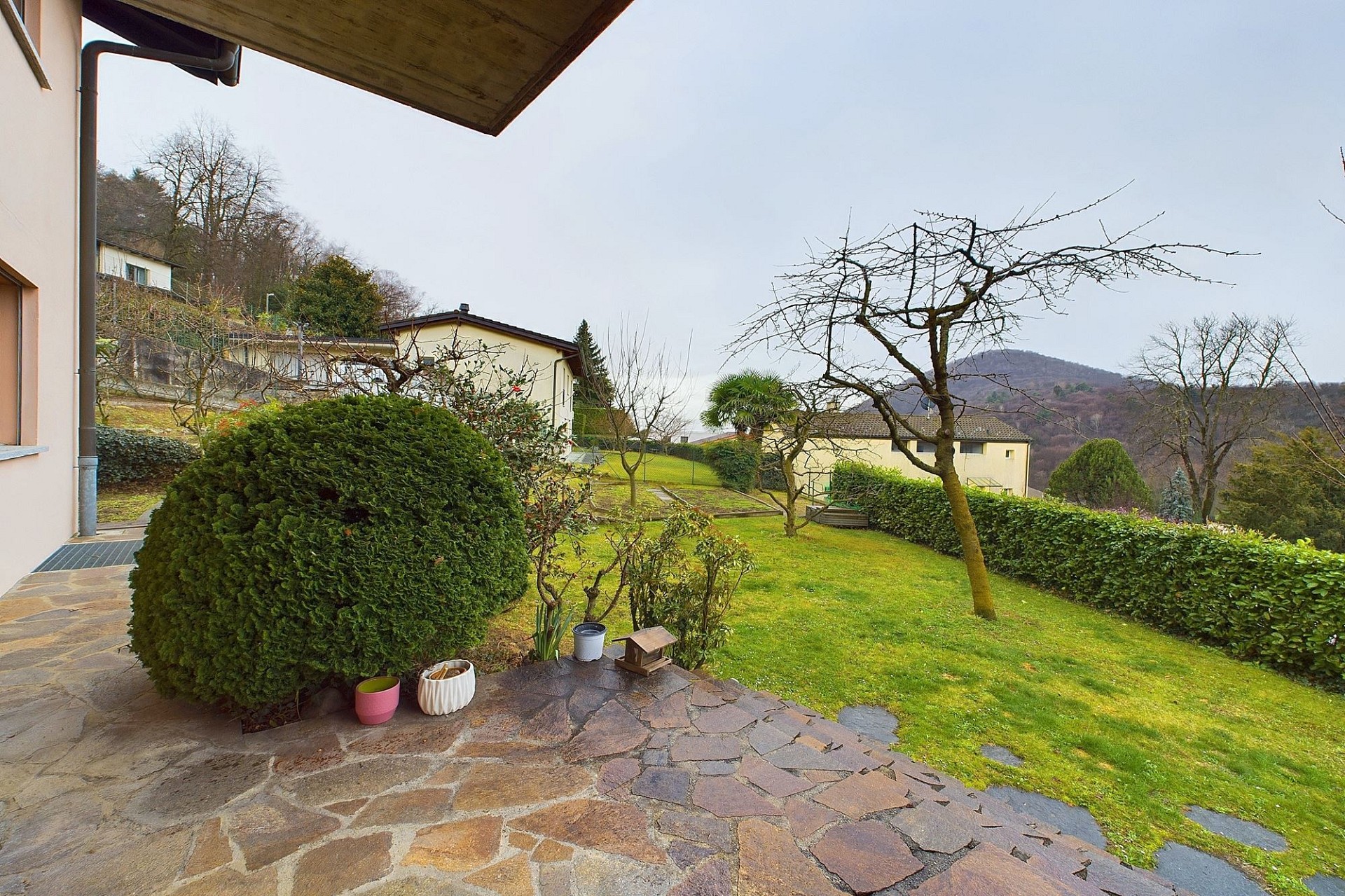 Garten mit Blick ins Grüne