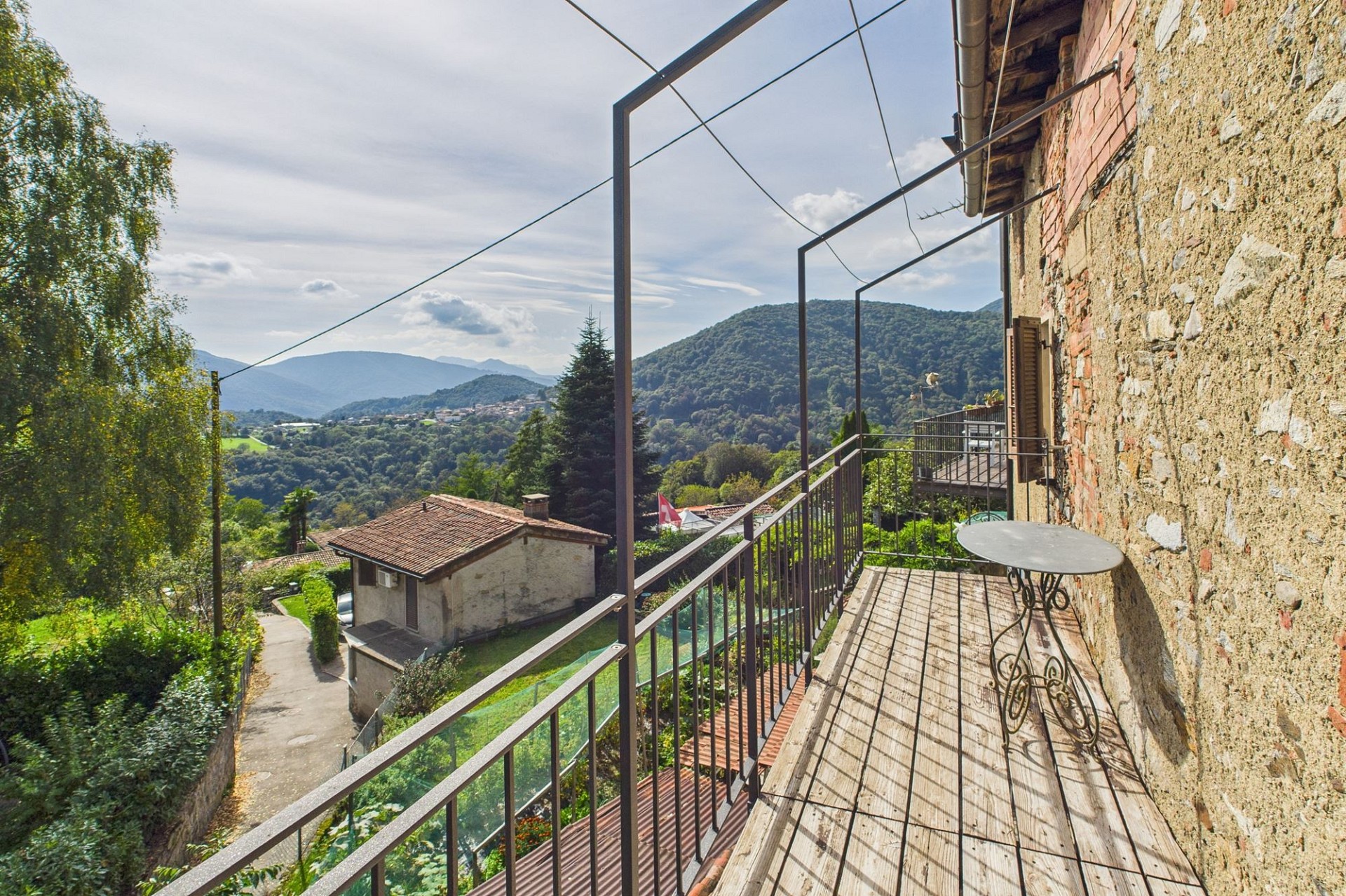 Balkon mit Bergblick