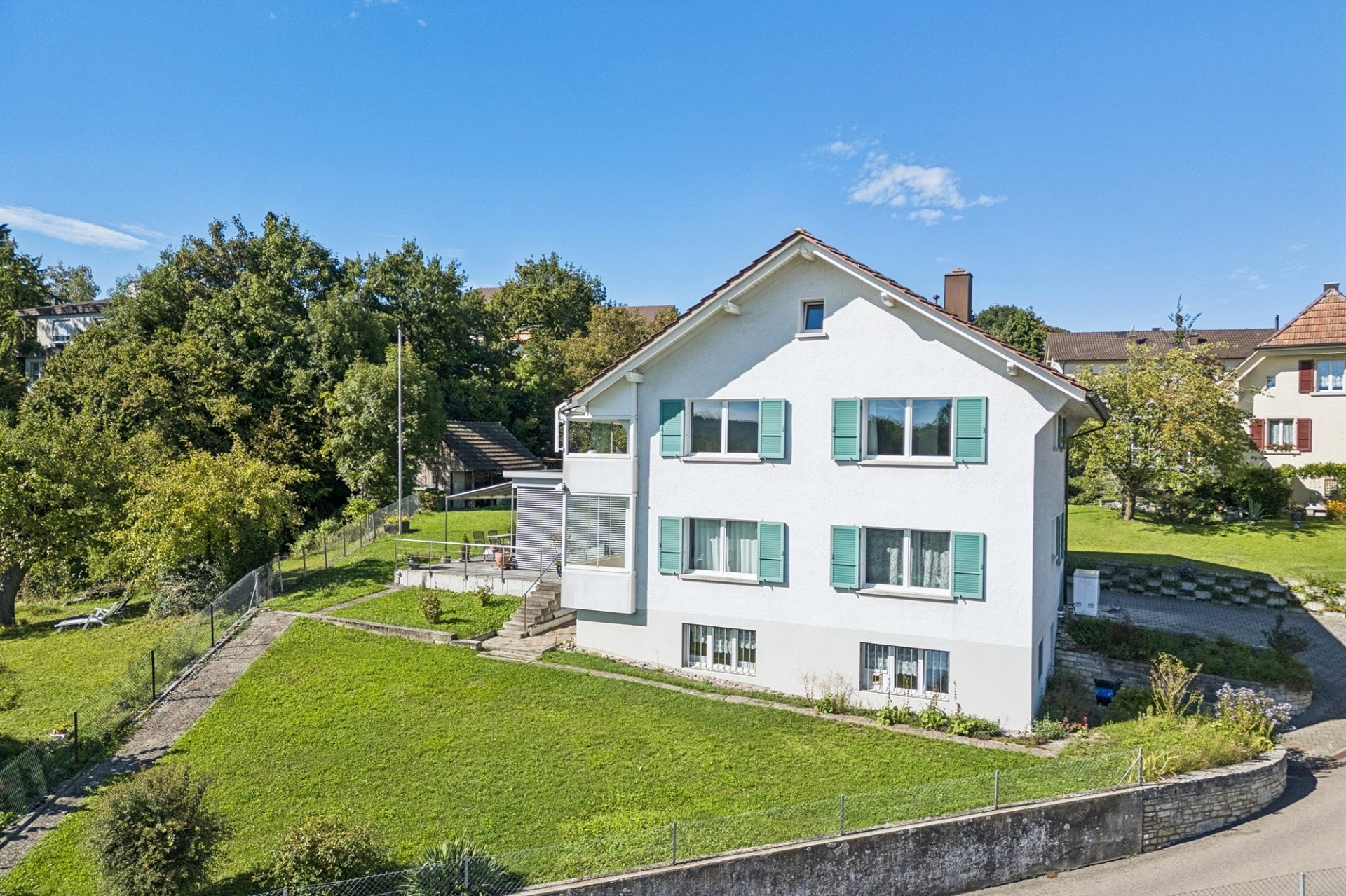 Einfamilienhaus mit Garten und Balkon