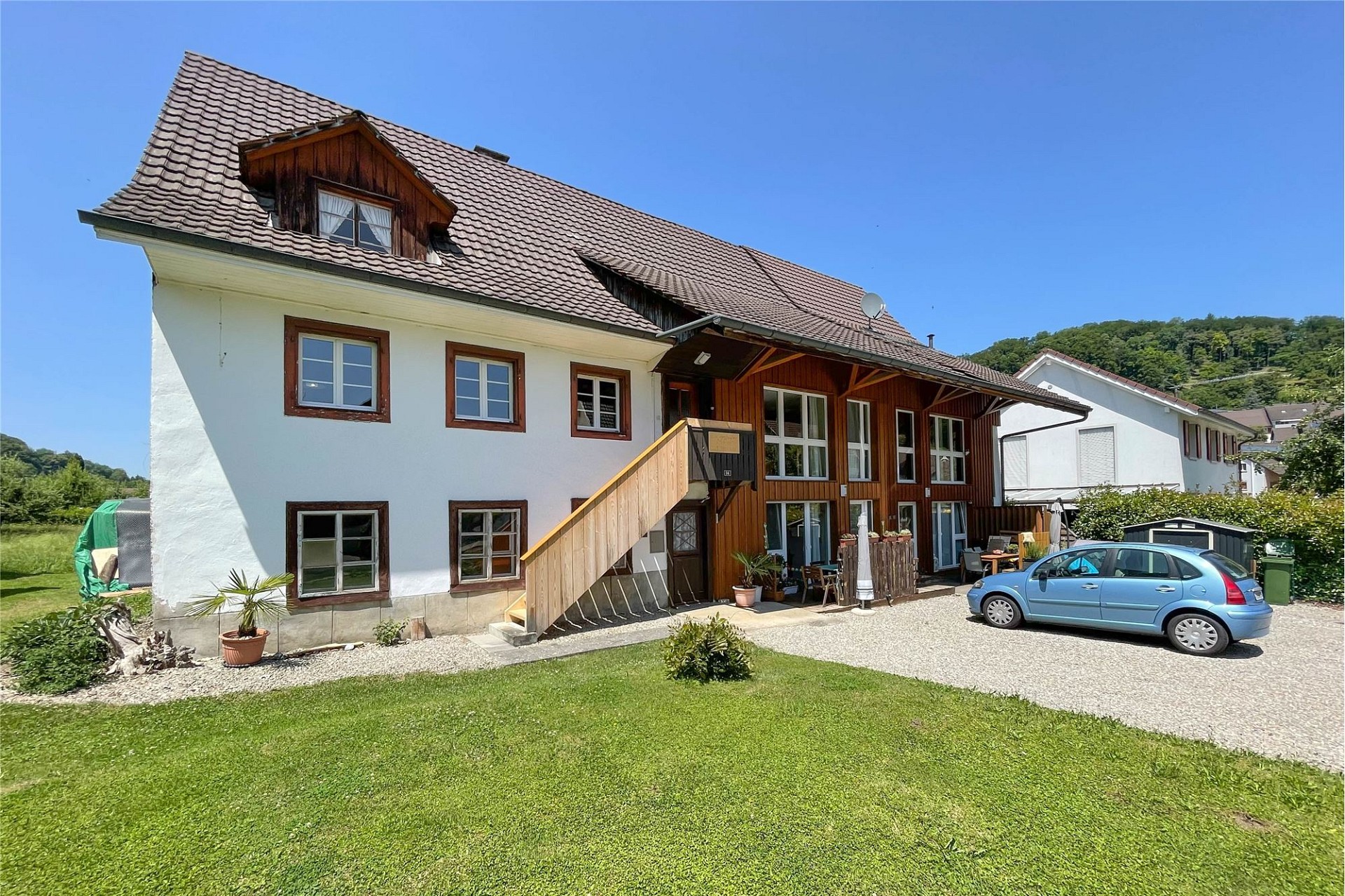 Ländliches Einfamilienhaus mit Garten