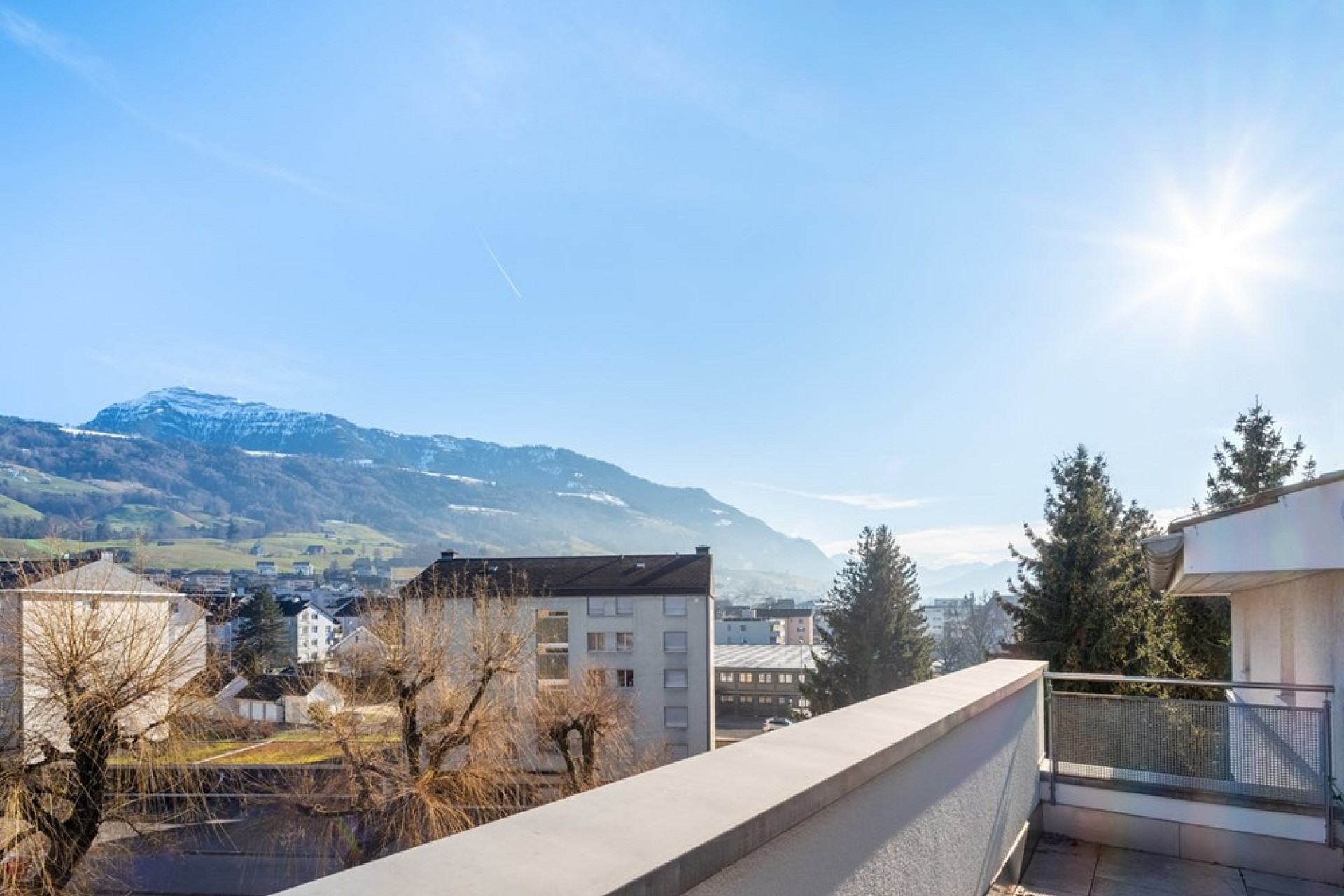 Balkon mit Bergblick