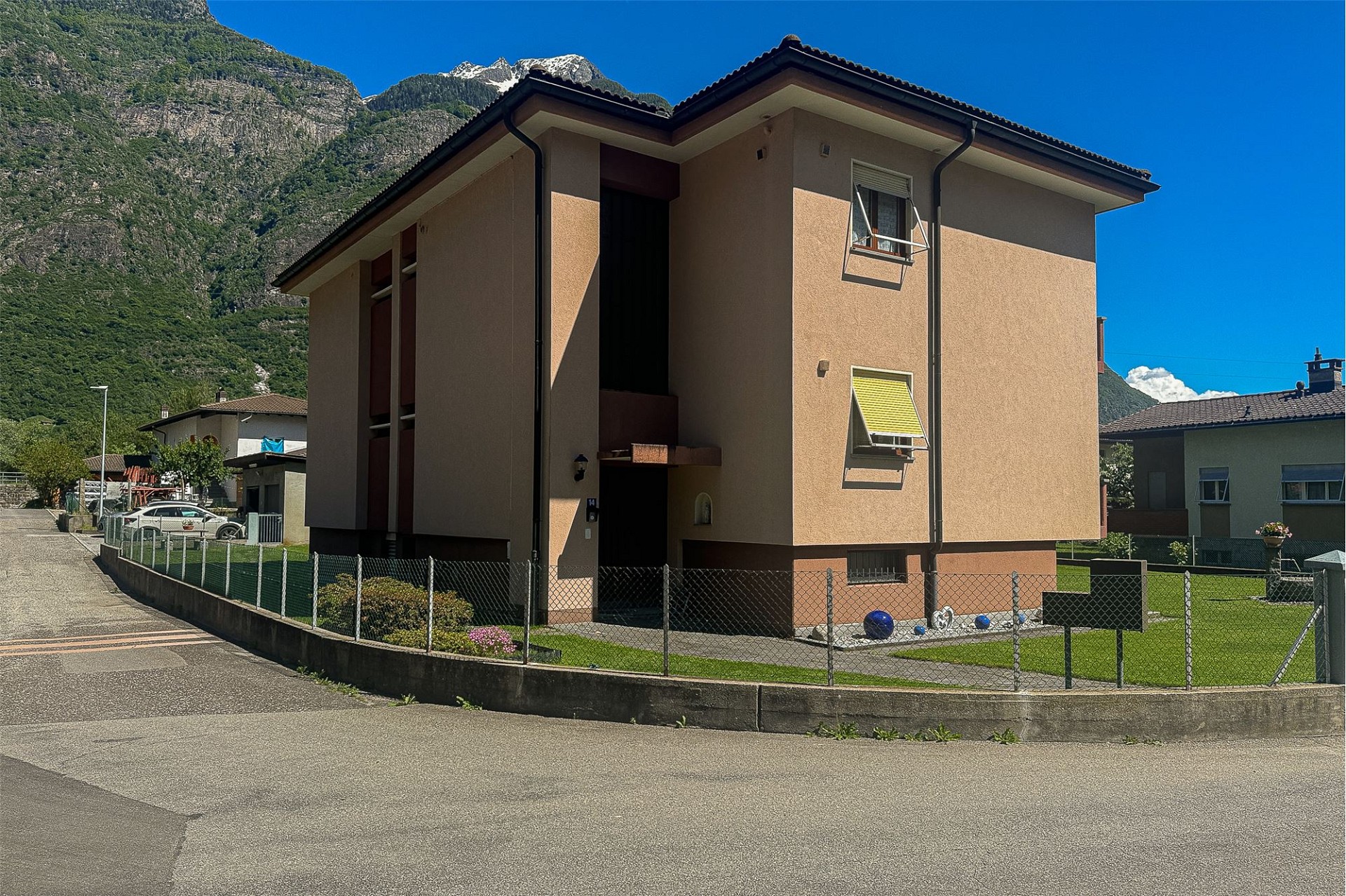 Freistehendes Haus in Berglage
