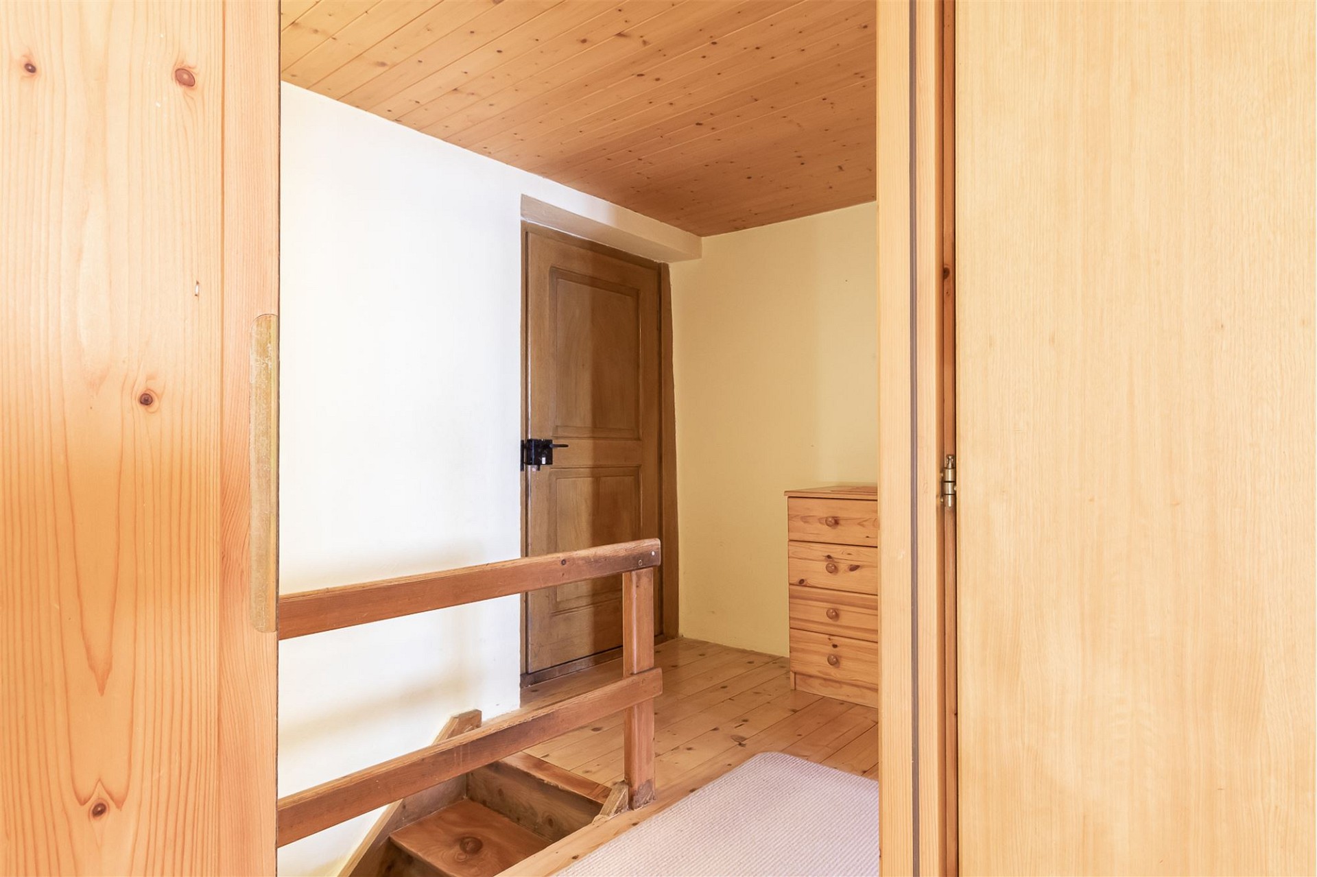 Holzverkleideter Treppenbereich