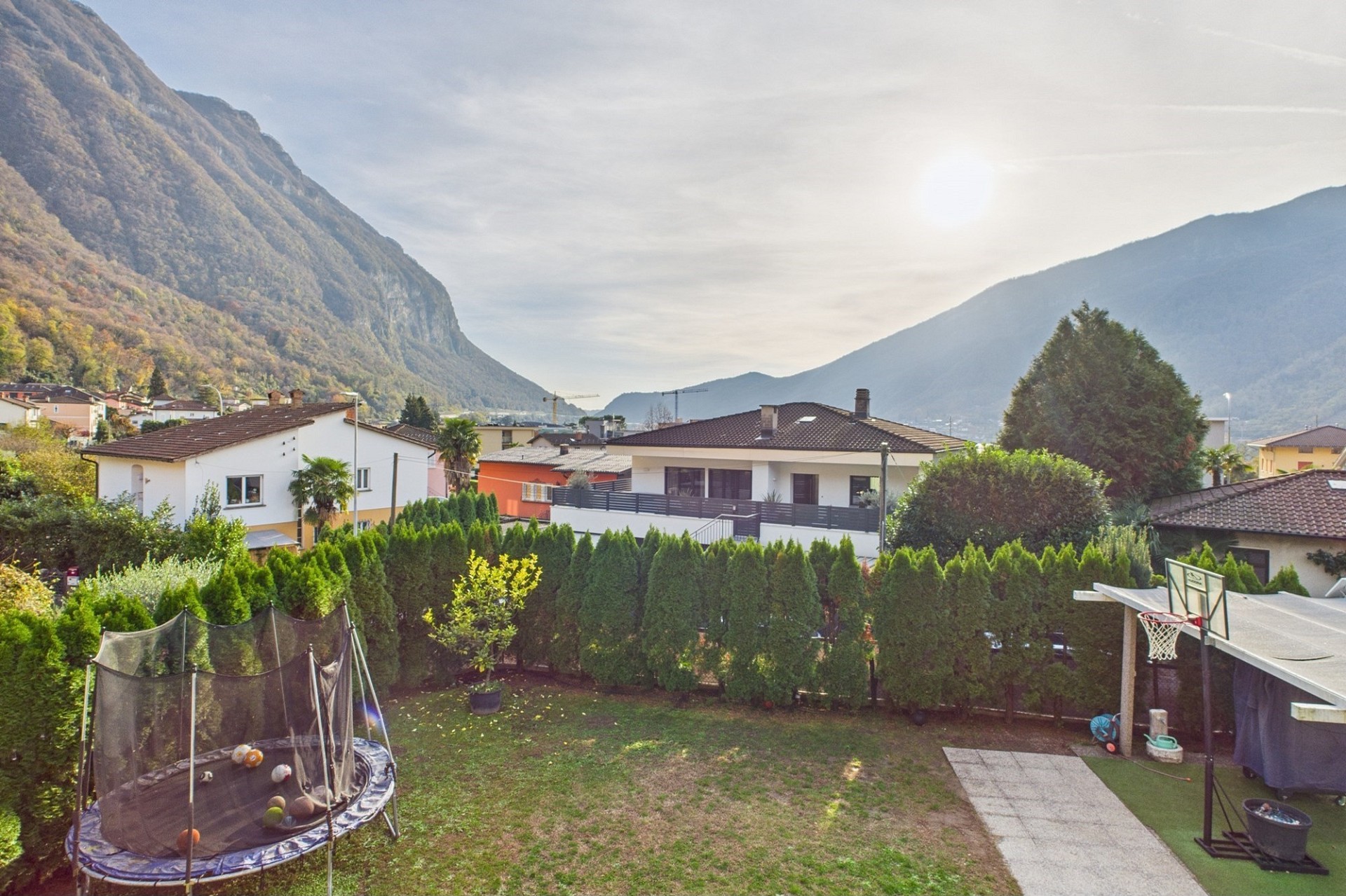Garten mit Bergblick