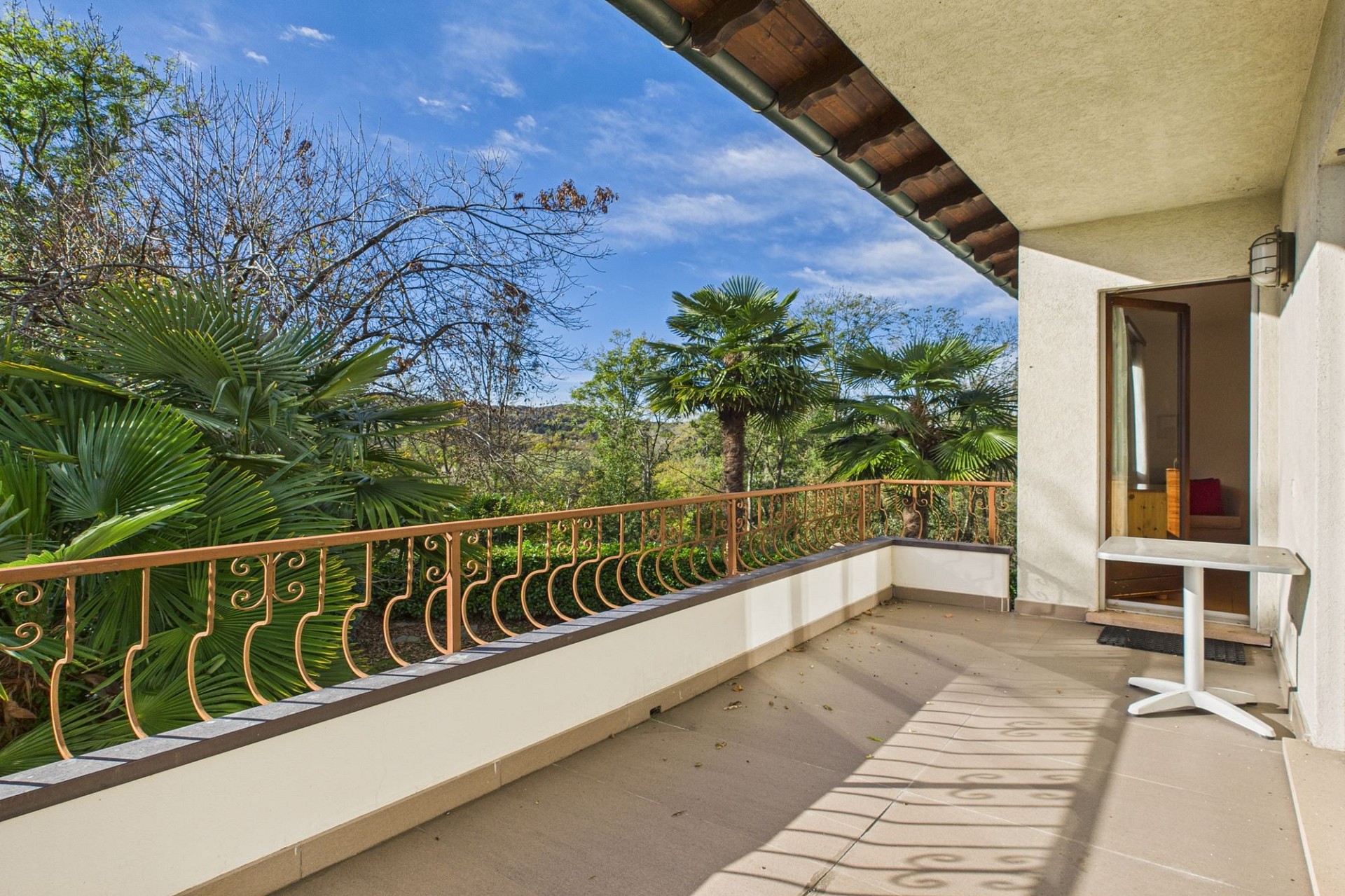 Balkon mit Blick ins Grüne
