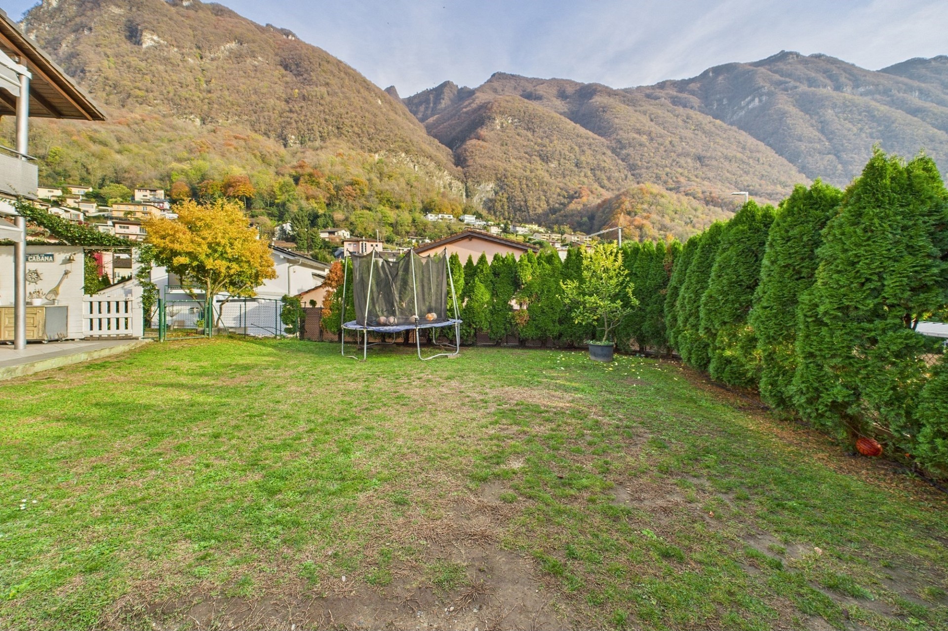 Garten mit Bergblick