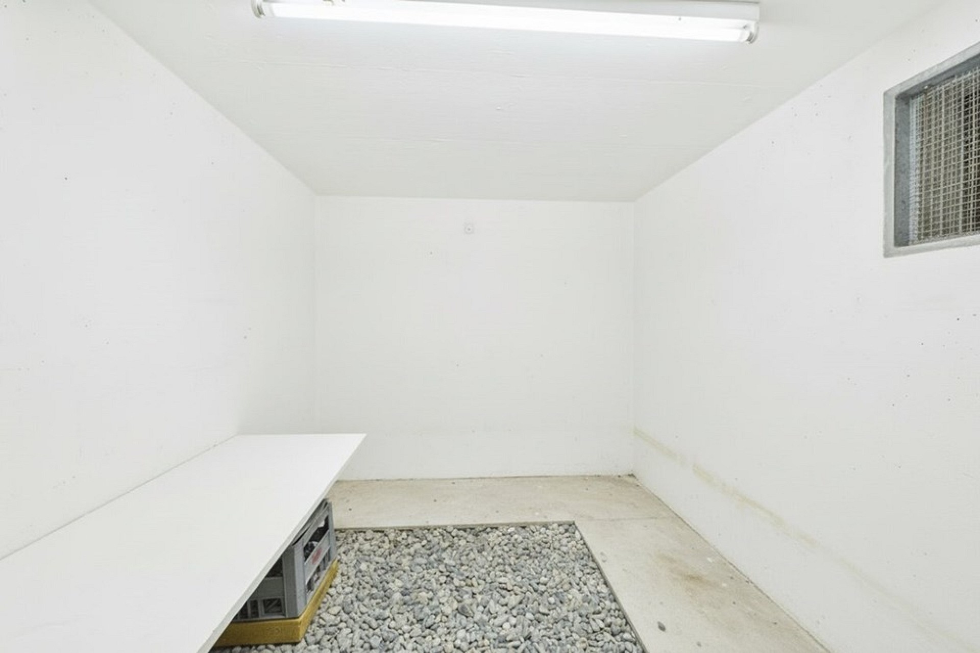 Kleiner heller Nebenraum