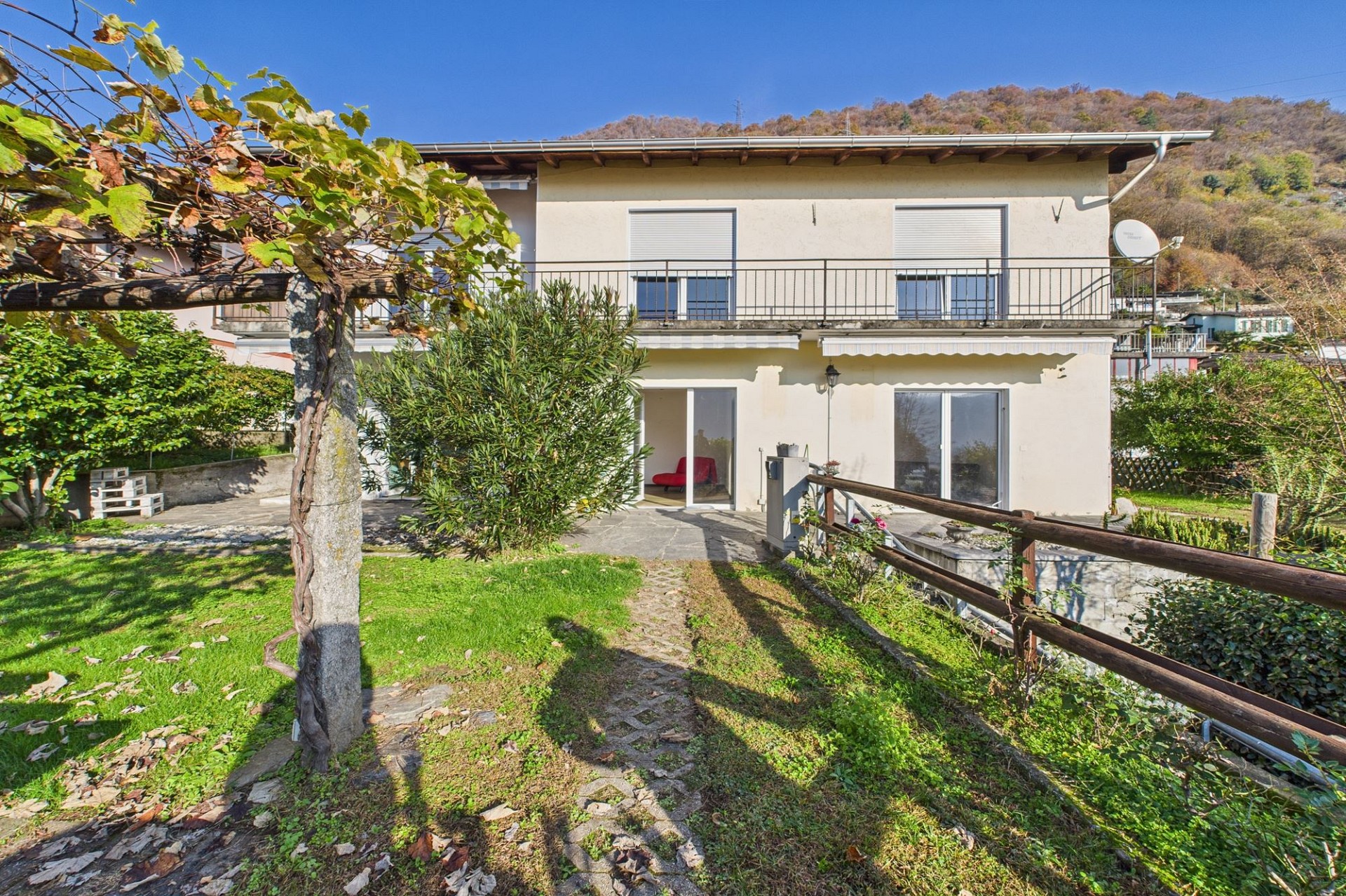 Einfamilienhaus mit Garten und Balkon