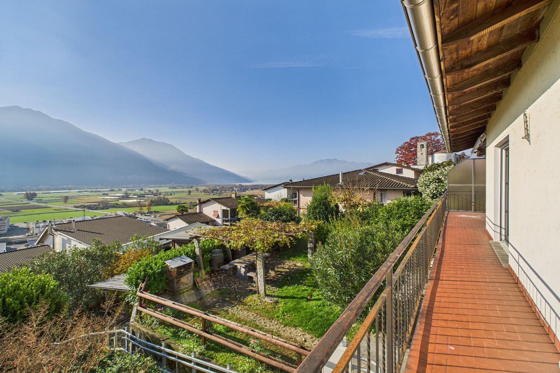Balkon mit Bergblick