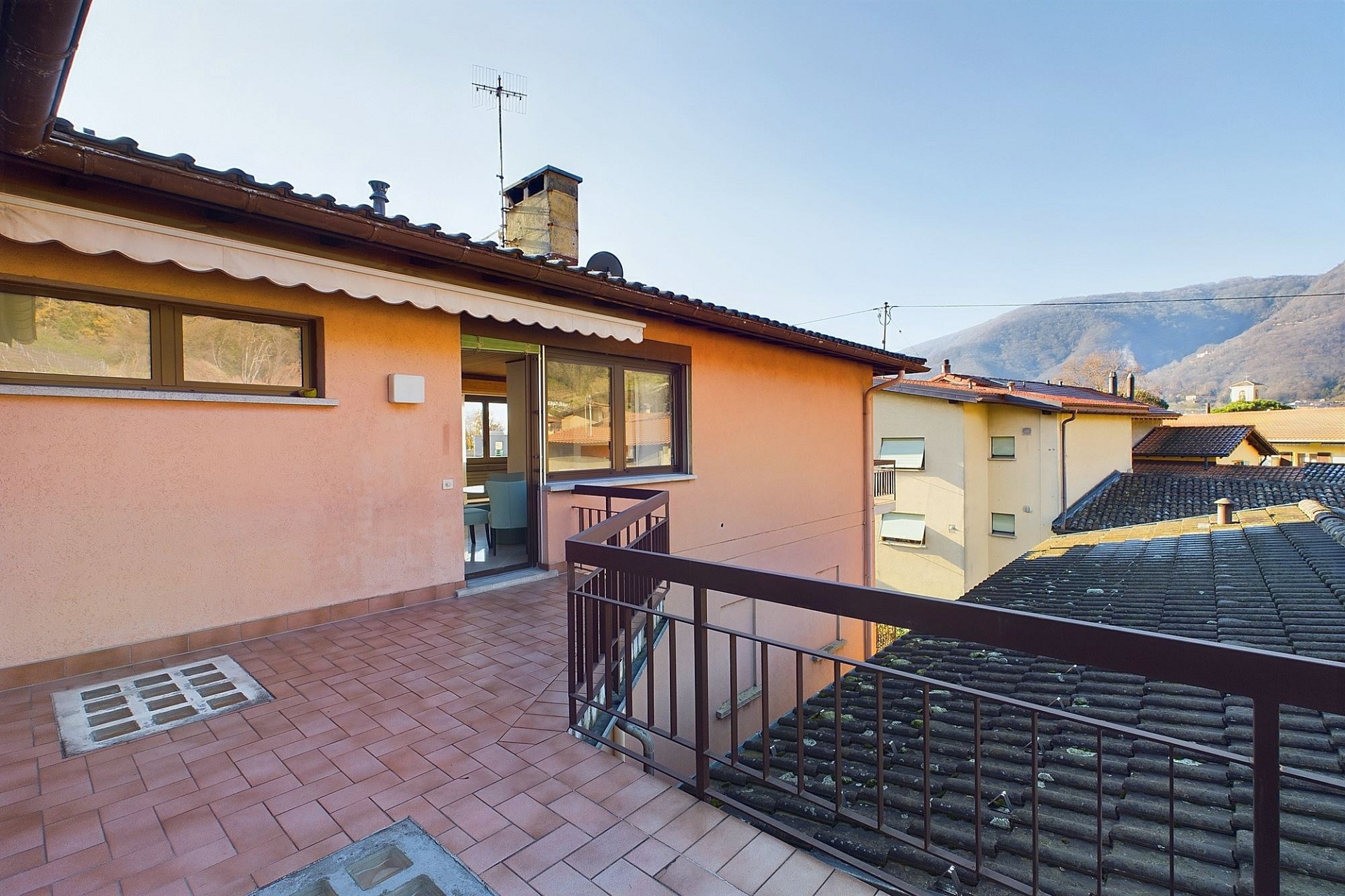 Terrasse mit Bergblick