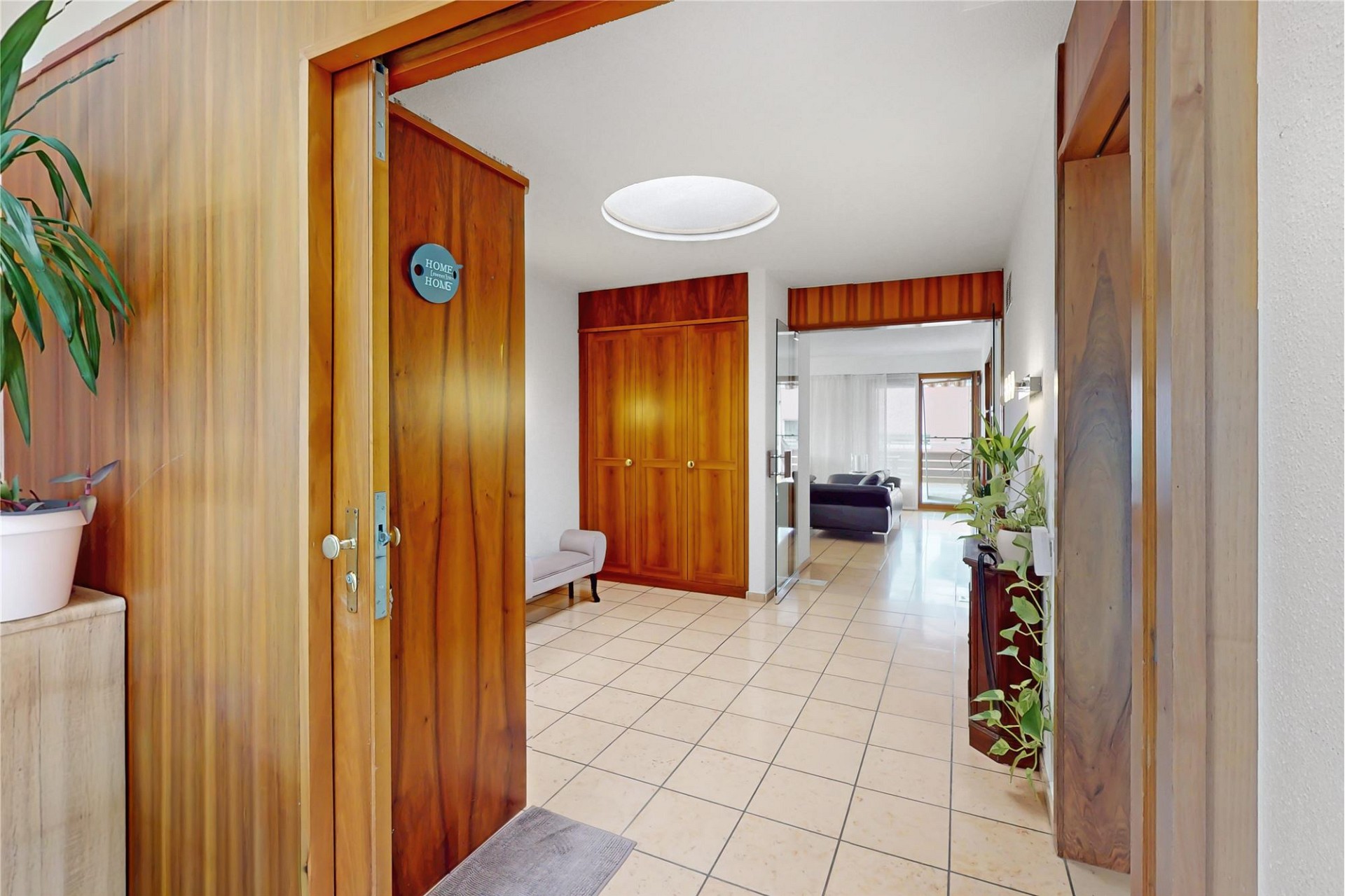 Eingangsbereich mit Blick in den Wohnraum