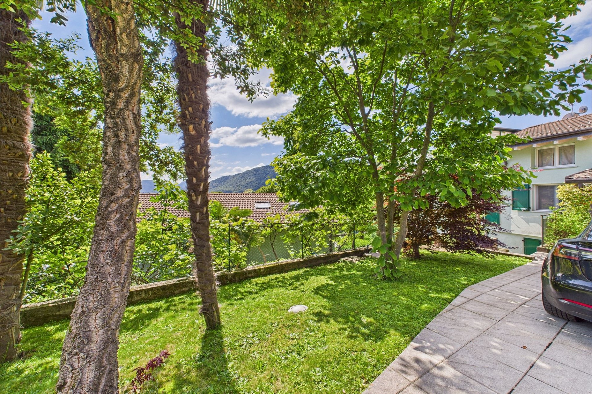 Garten mit Bergblick