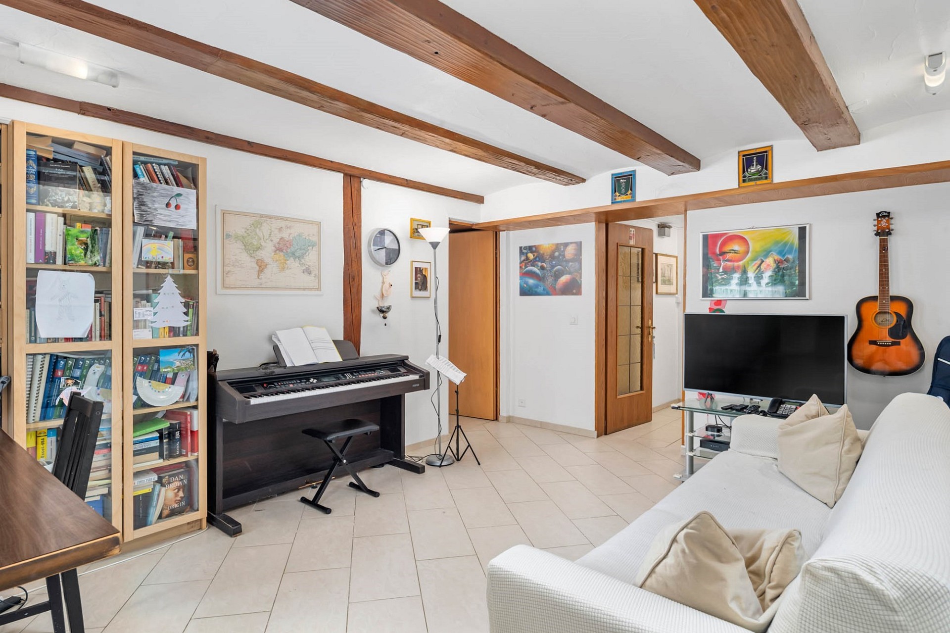 Wohnzimmer mit Musikecke