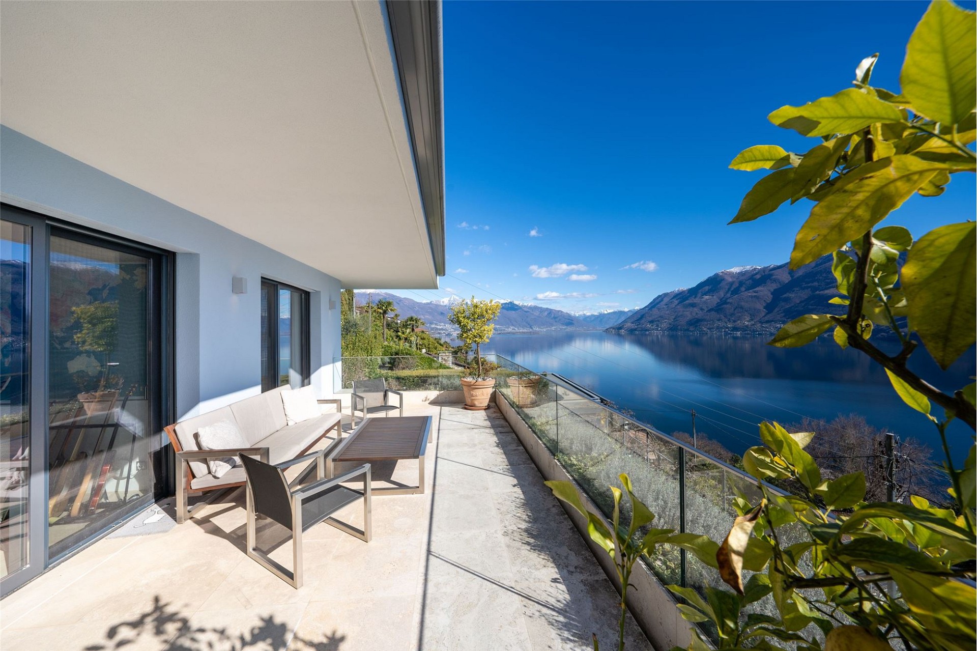 Terrasse mit Seeblick