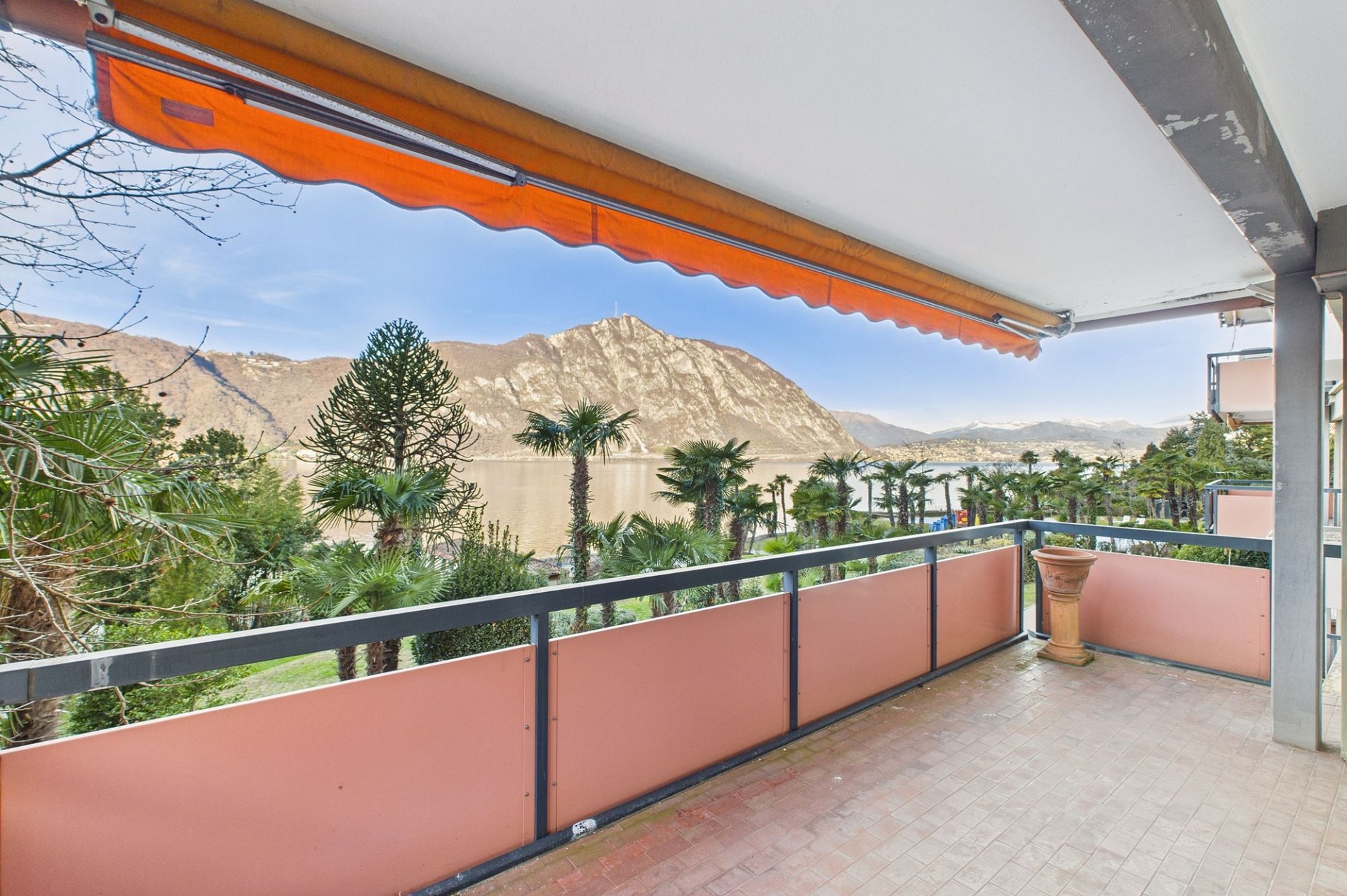 Balkon mit Seeblick