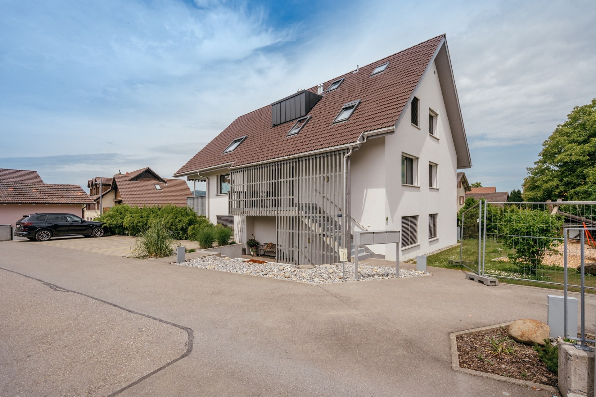 Modernes Wohnhaus mit Satteldach