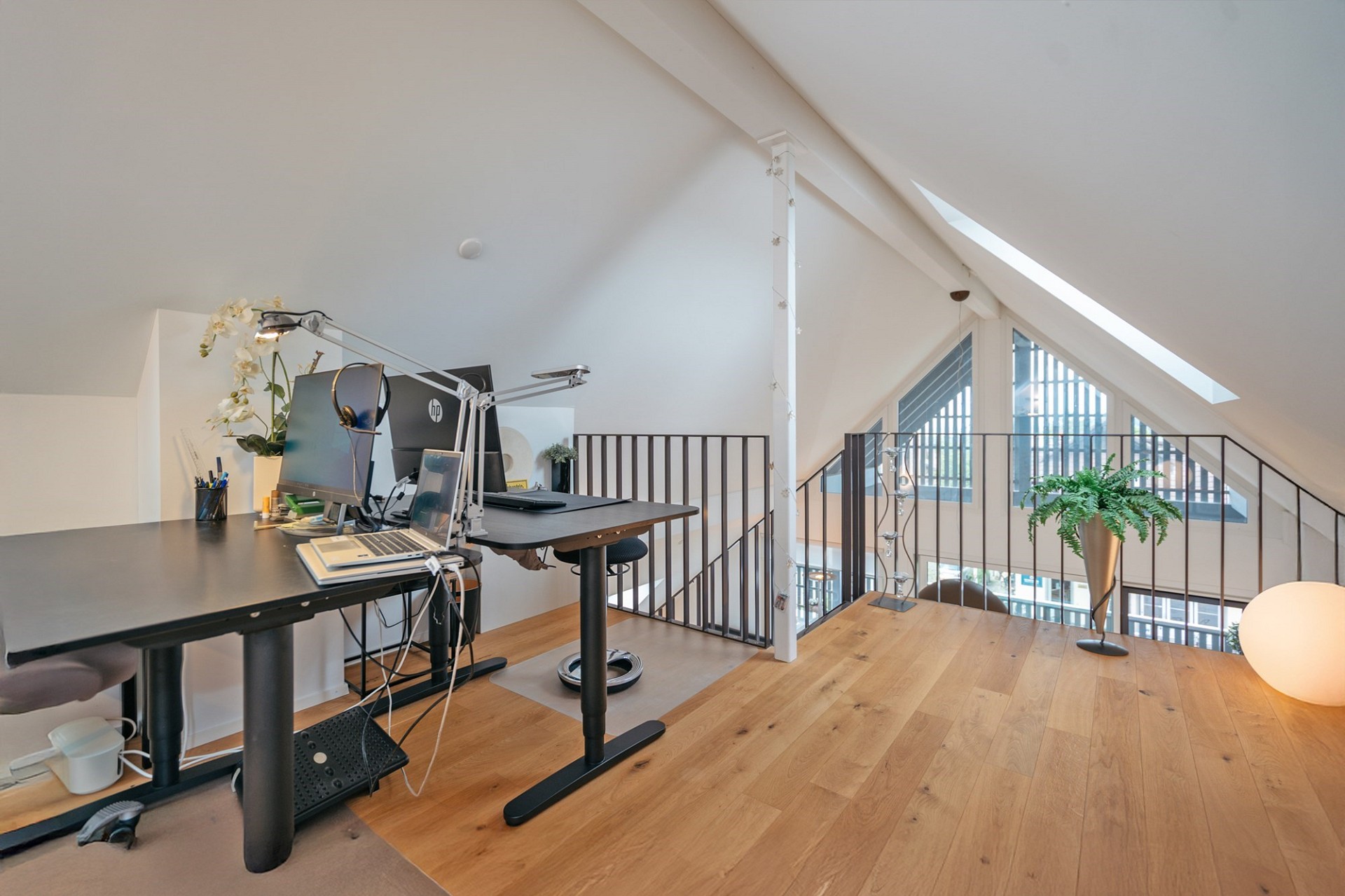 Helles Dachgeschoss mit Homeoffice und Galerie