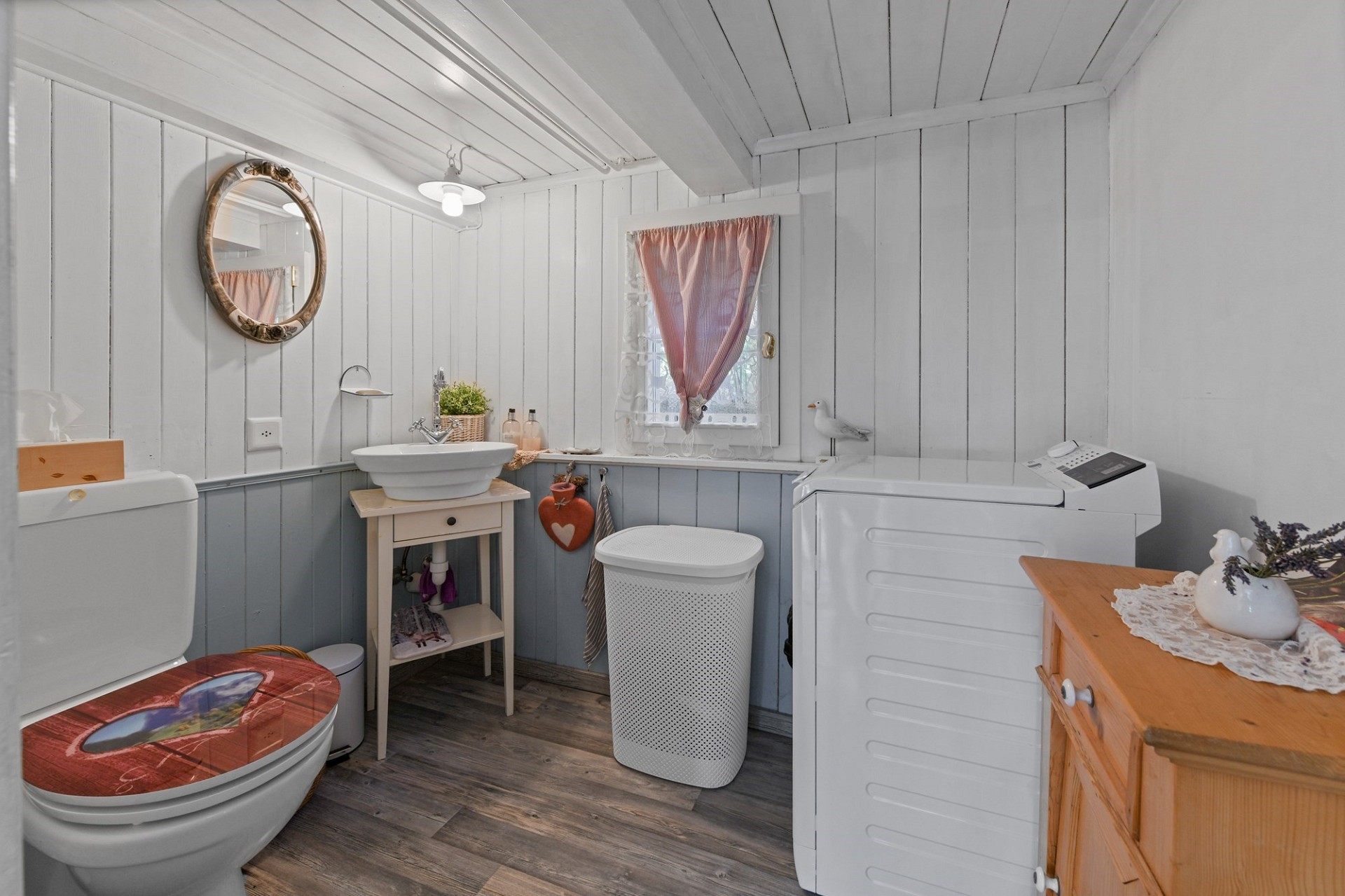 Kleines Badezimmer im Landhausstil