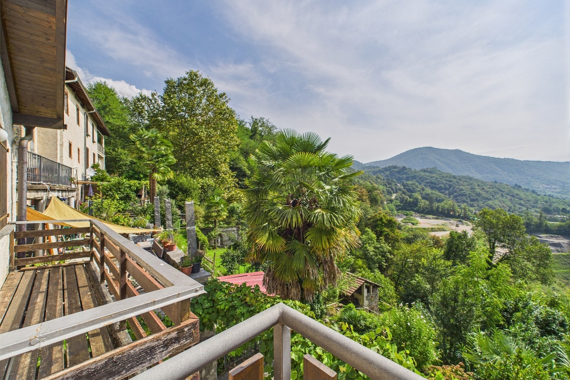 Balkon mit Weitblick ins Grüne