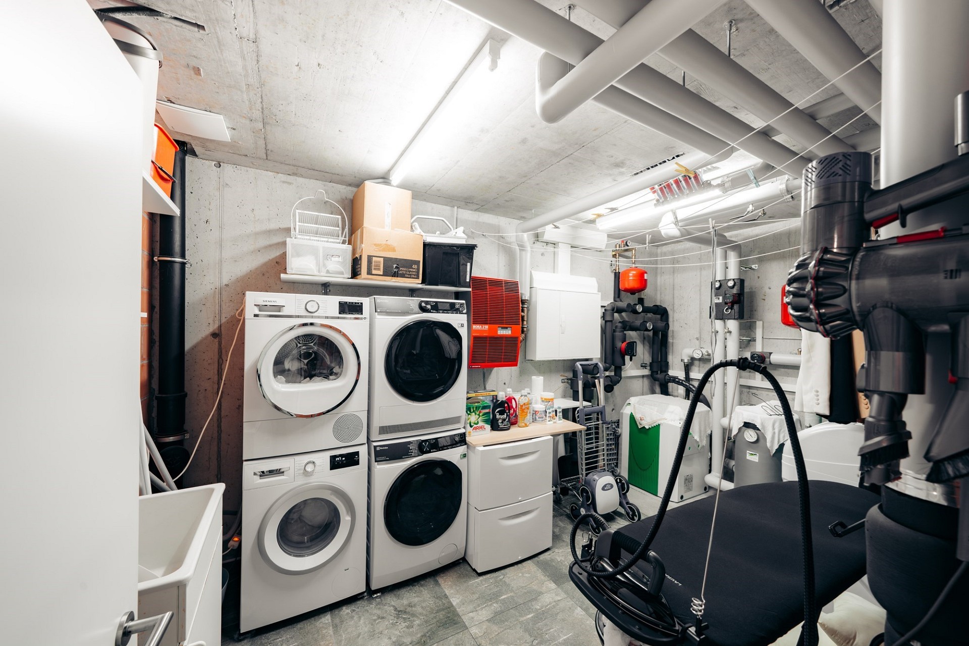 Hauswirtschafts-/Technikraum im Keller