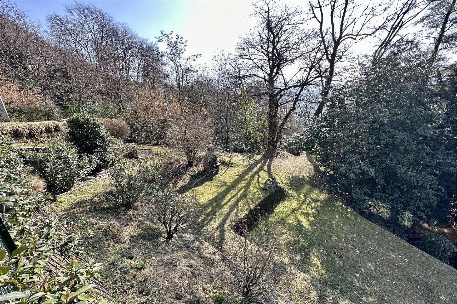 Garten mit Hanglage