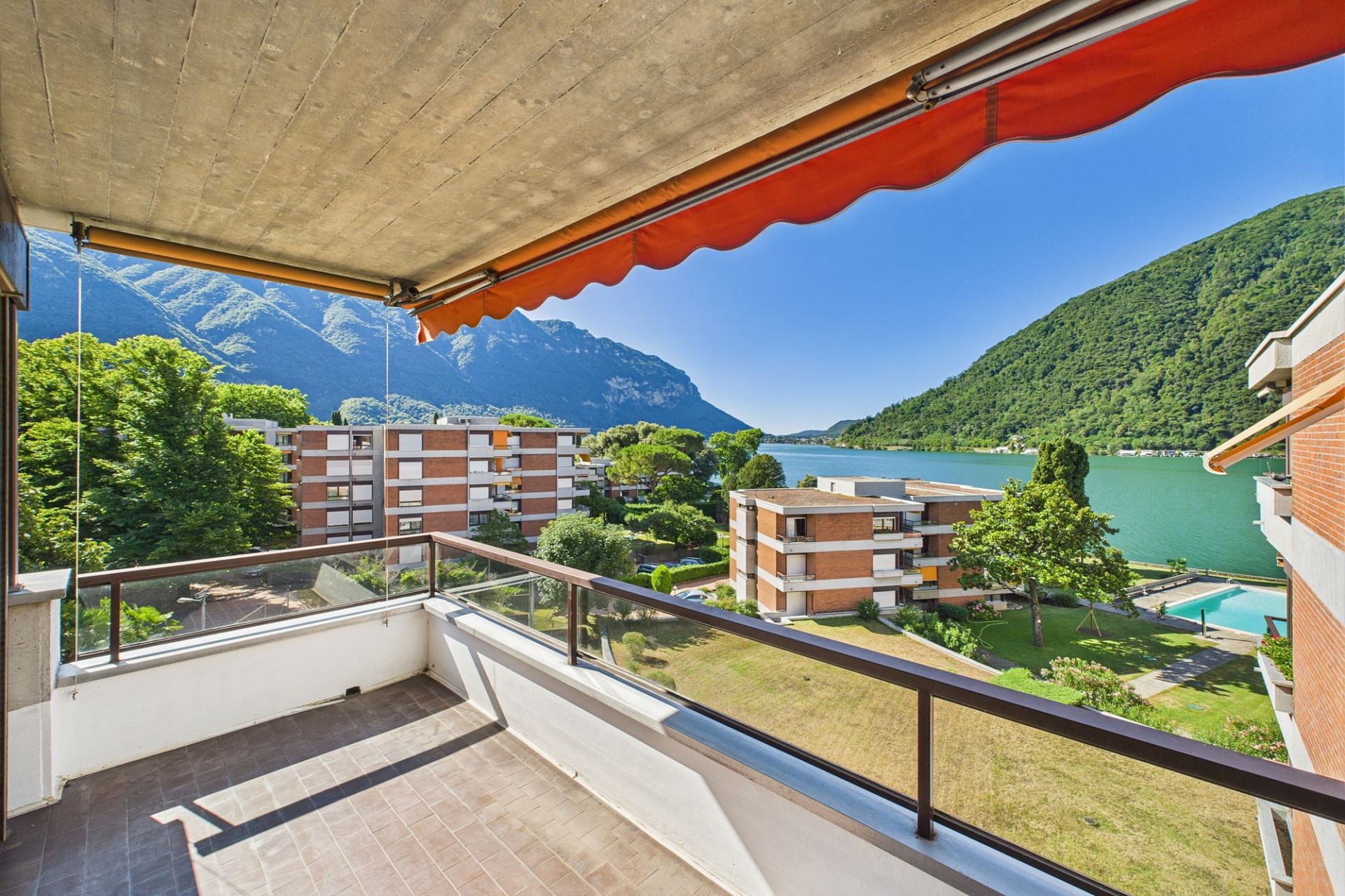 Balkon mit Seeblick