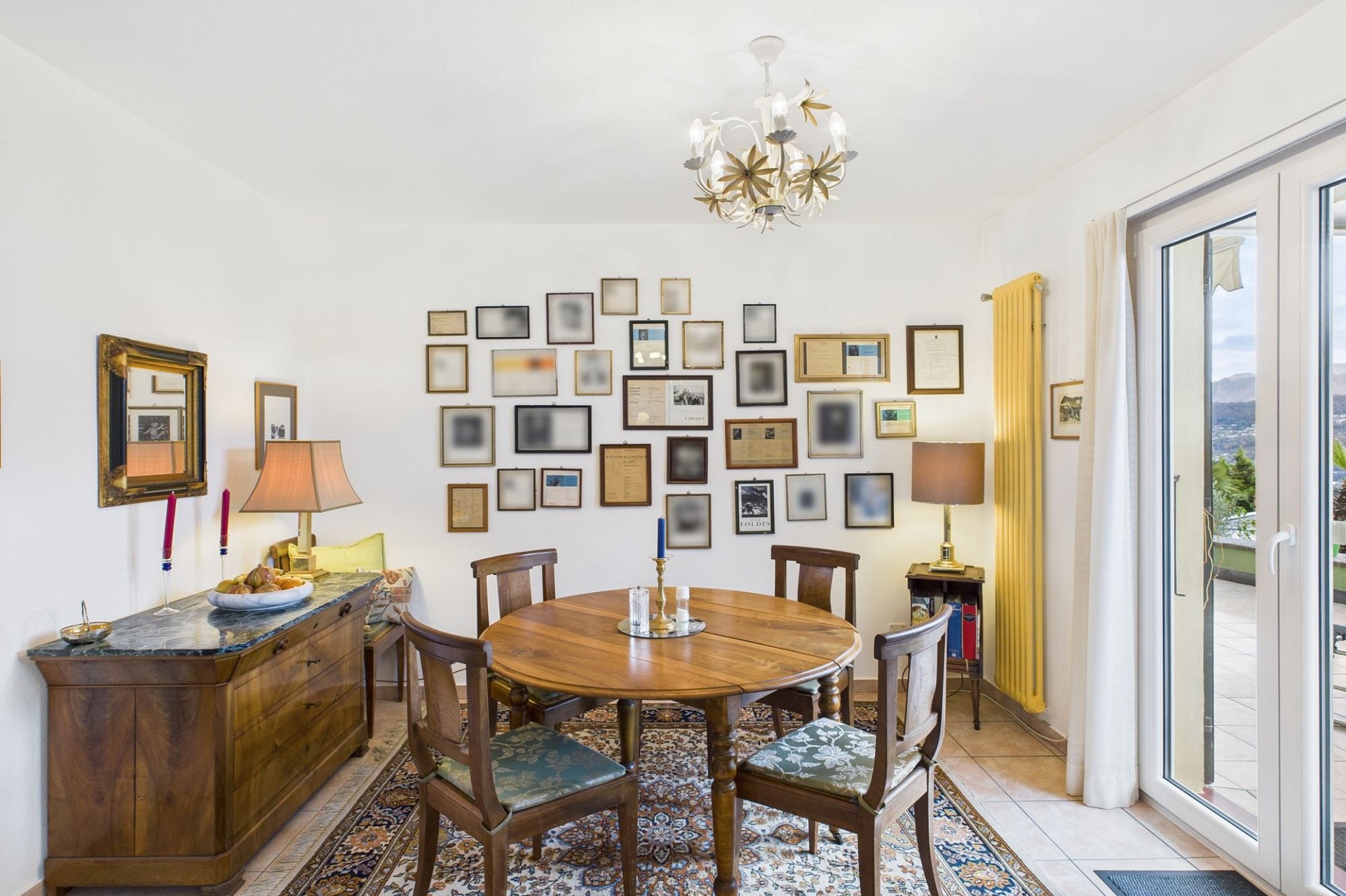 Esszimmer mit klassischer Einrichtung
