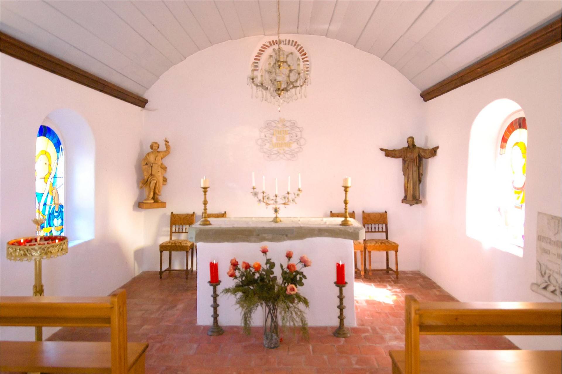 Kirchliche Kapelle mit Altar