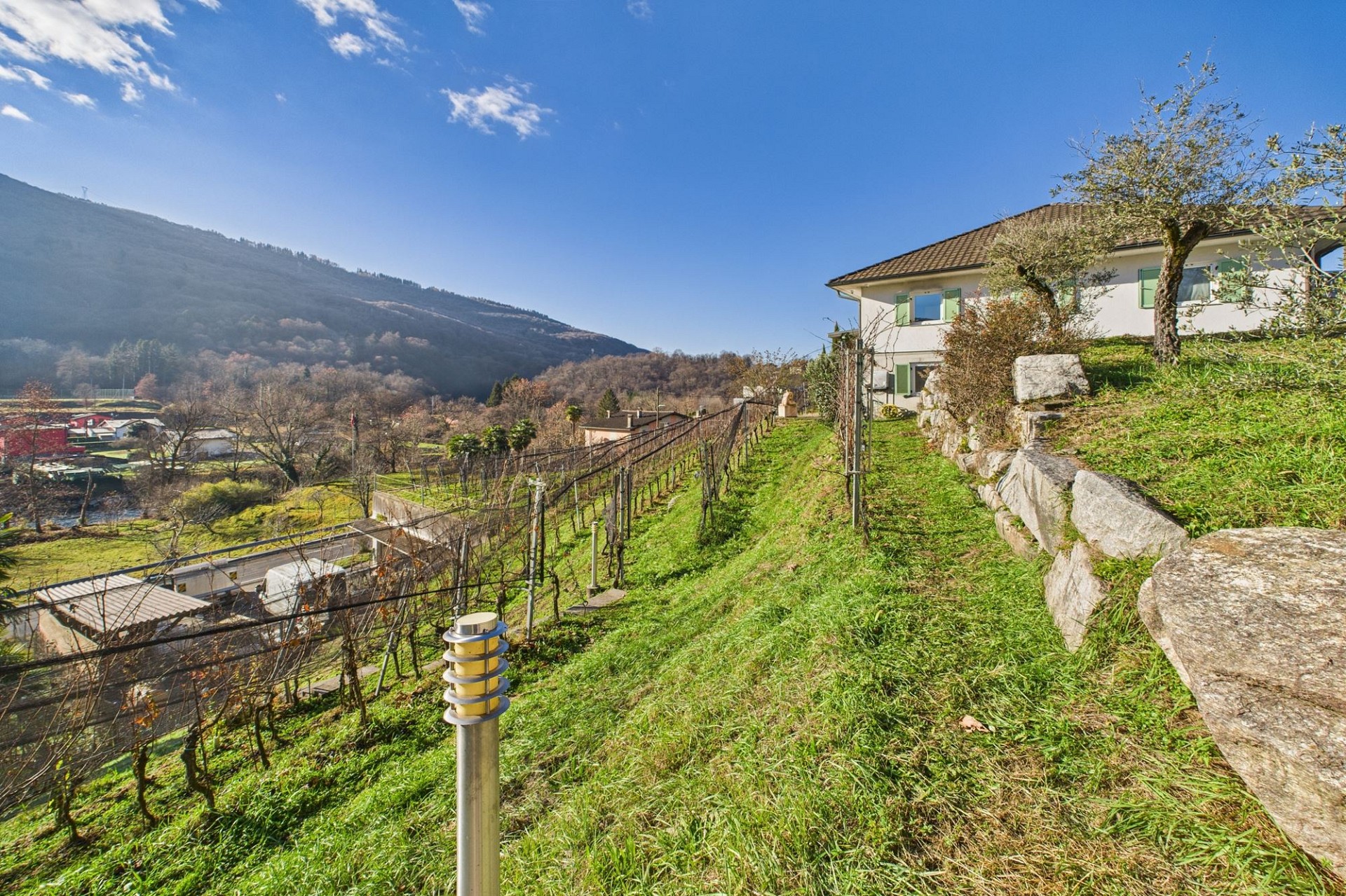 Haus mit Hanglage und Weitblick