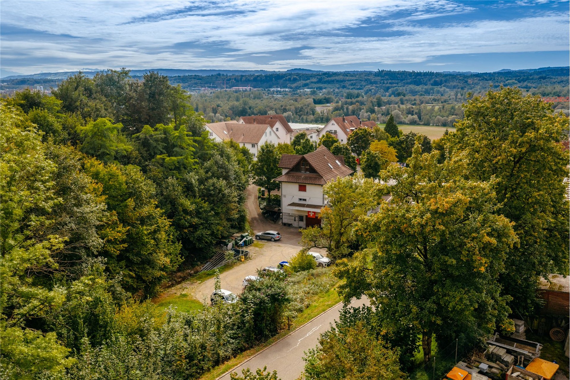 Landschafts- und Wohngebiet mit Blick ins Tal