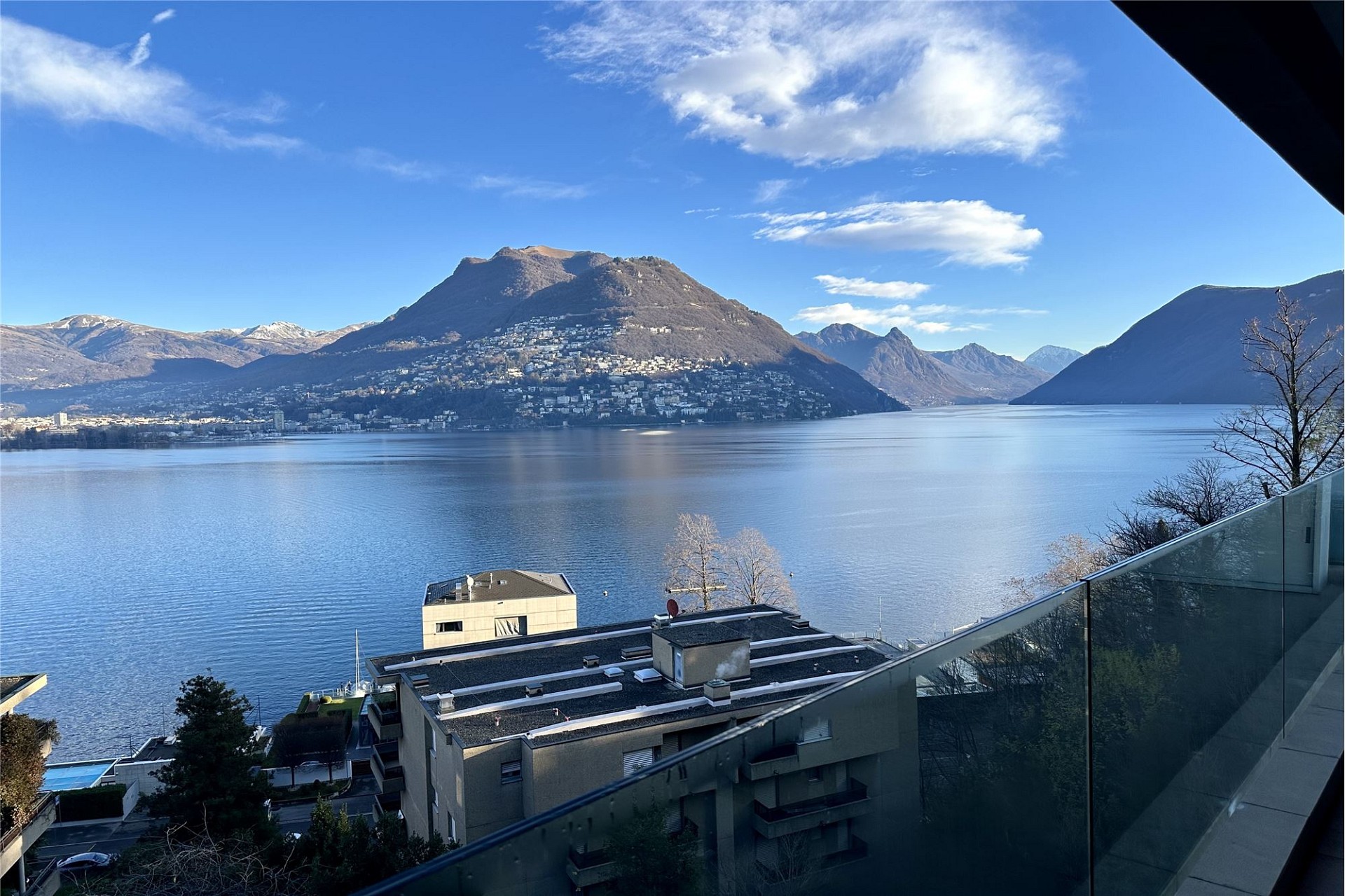 Berg- und Seeblick vom Balkon