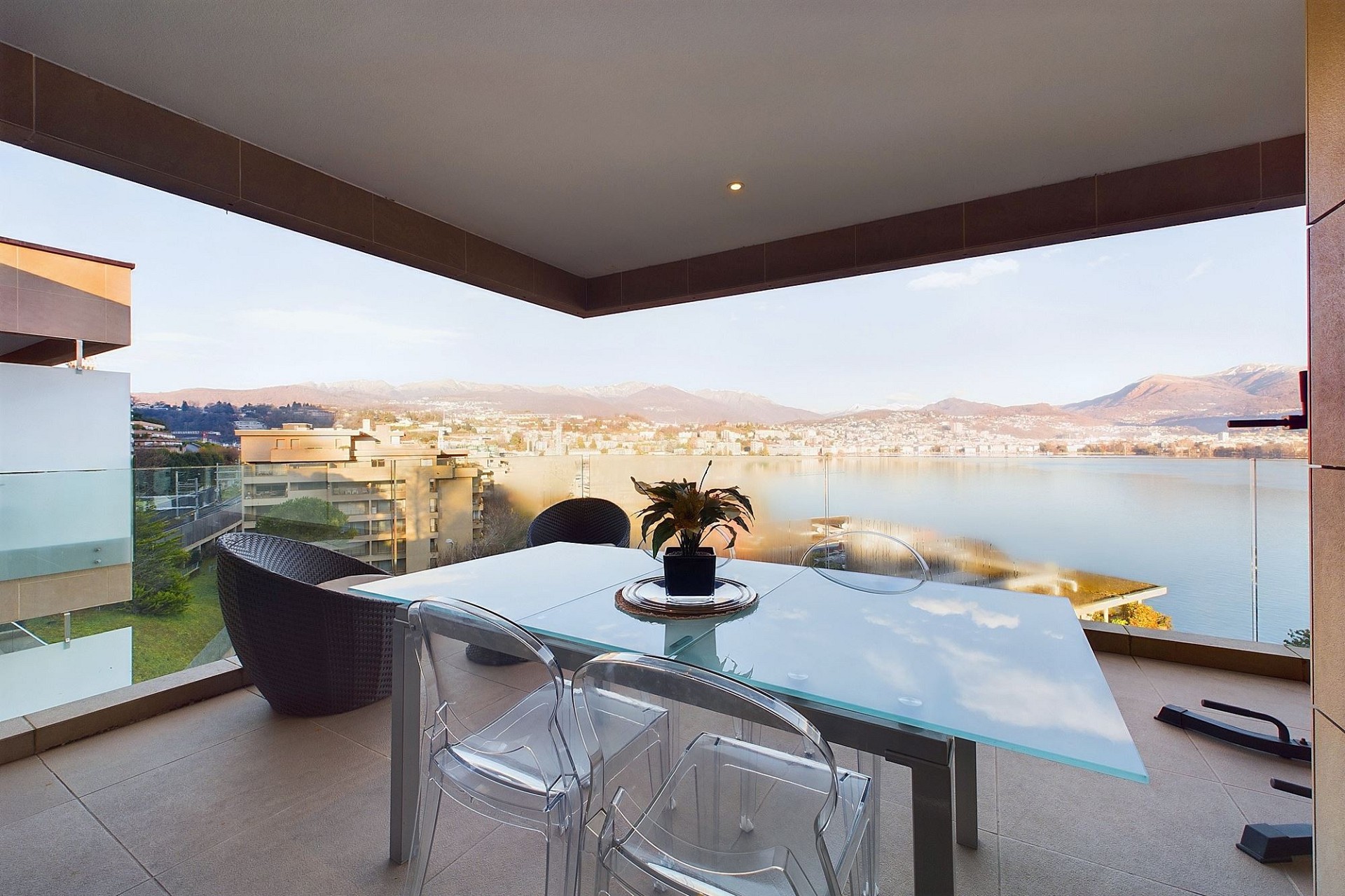 Balkon mit Seeblick