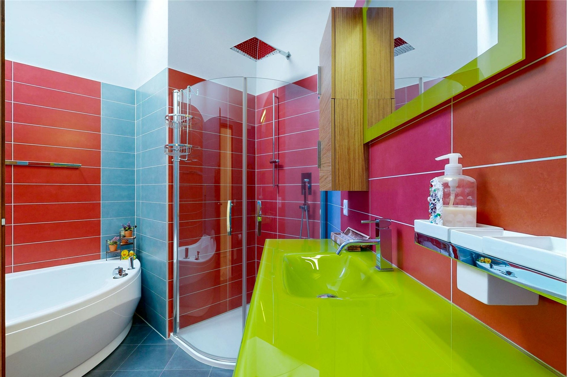 Farbenfrohes modernes Badezimmer
