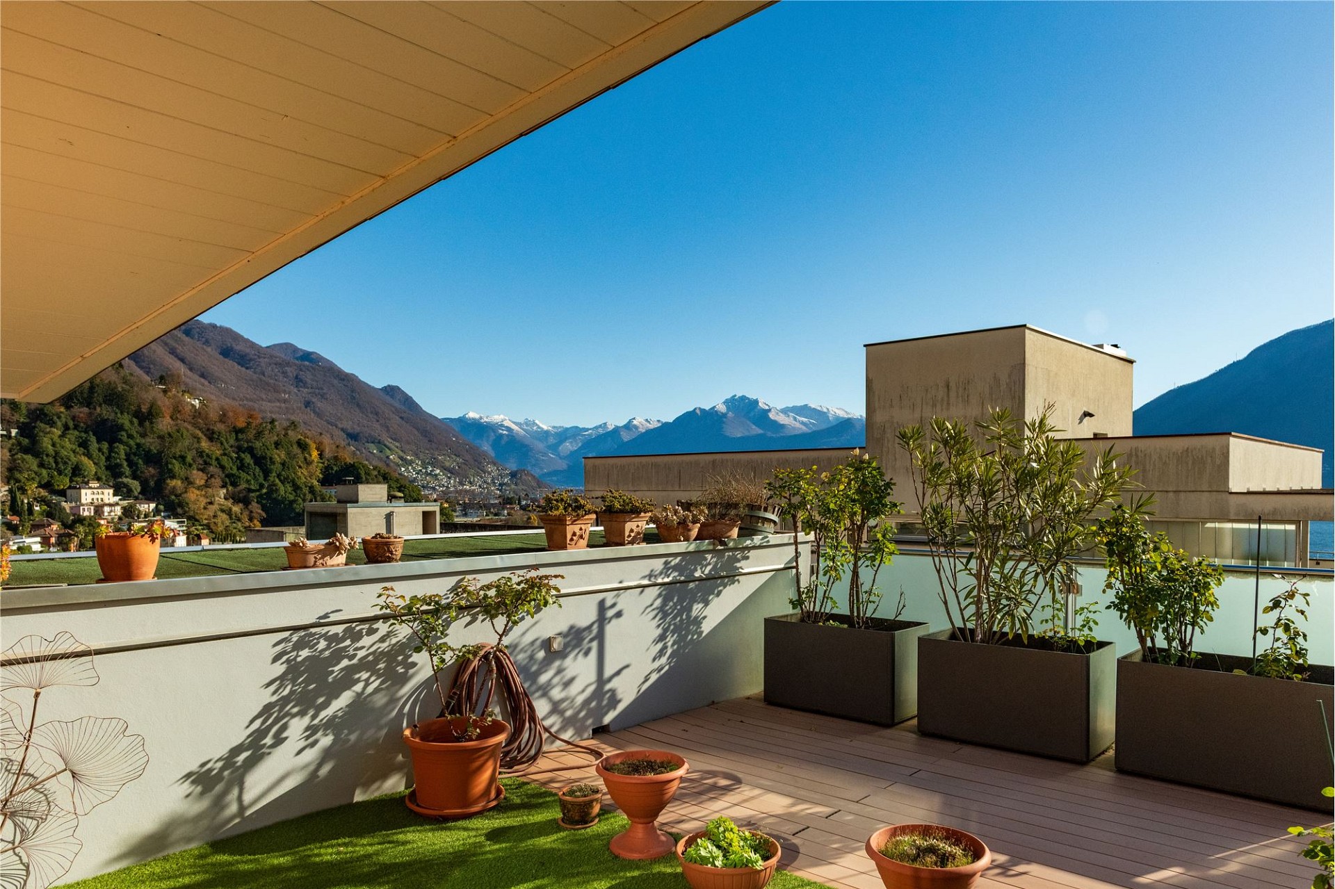 Terrasse mit Bergpanorama