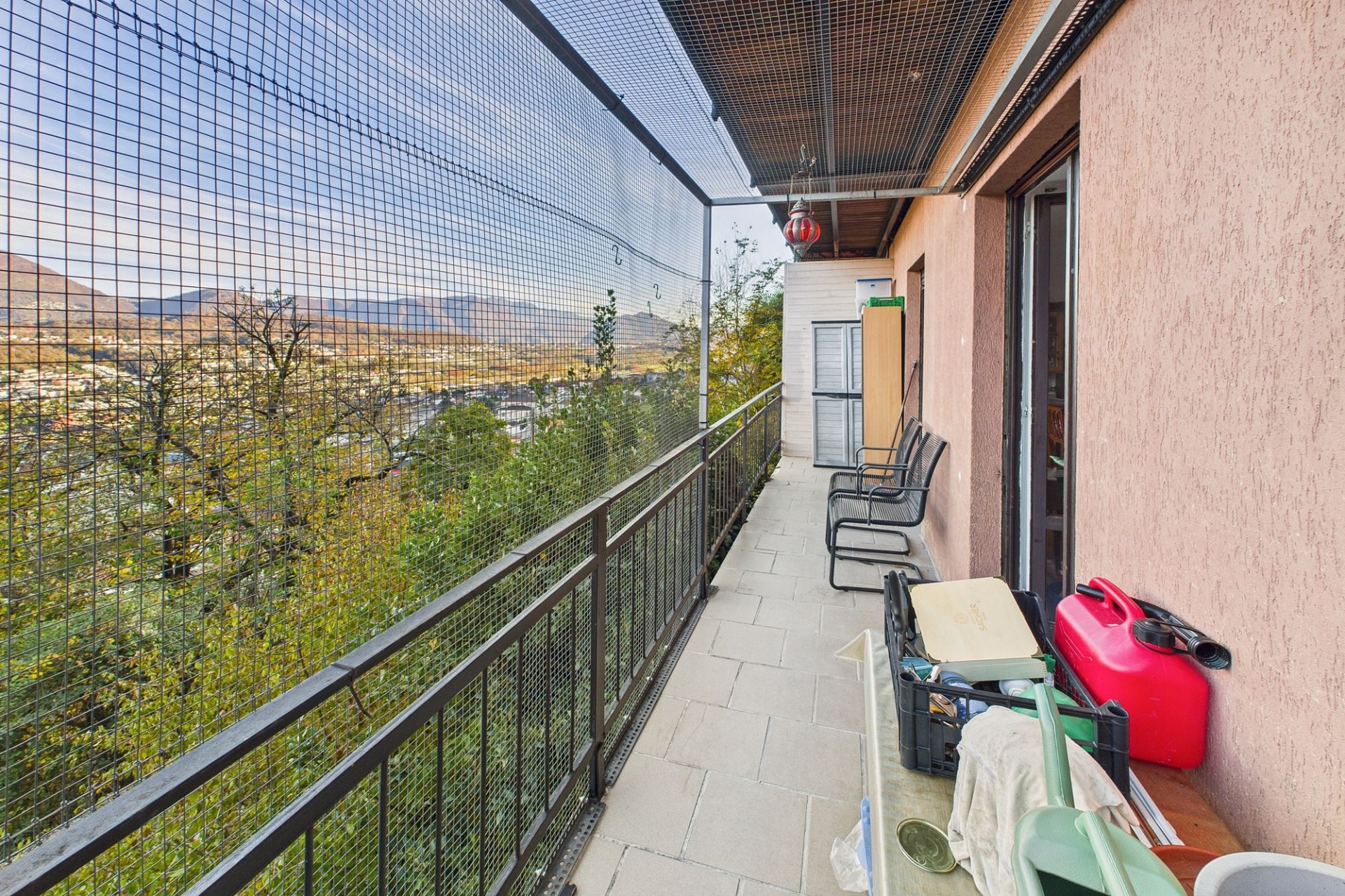 Balkon mit Bergblick