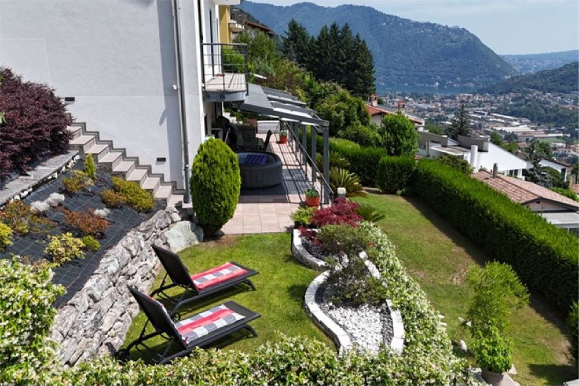 Terrassengarten mit Aussicht